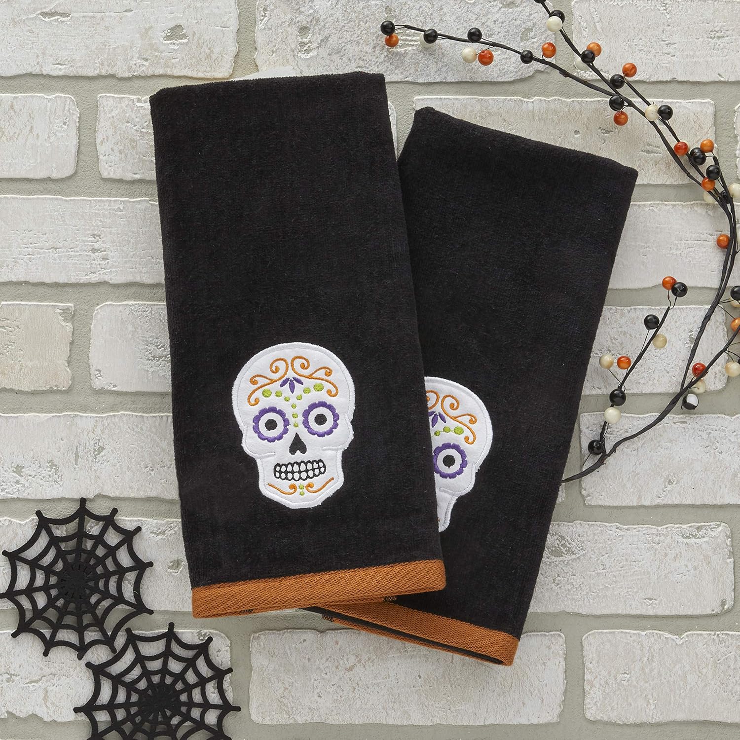 SKL Home de Saturday Knight Ltd. – Juego de toallas de mano Sugar Skull, color negro, paquete de 2