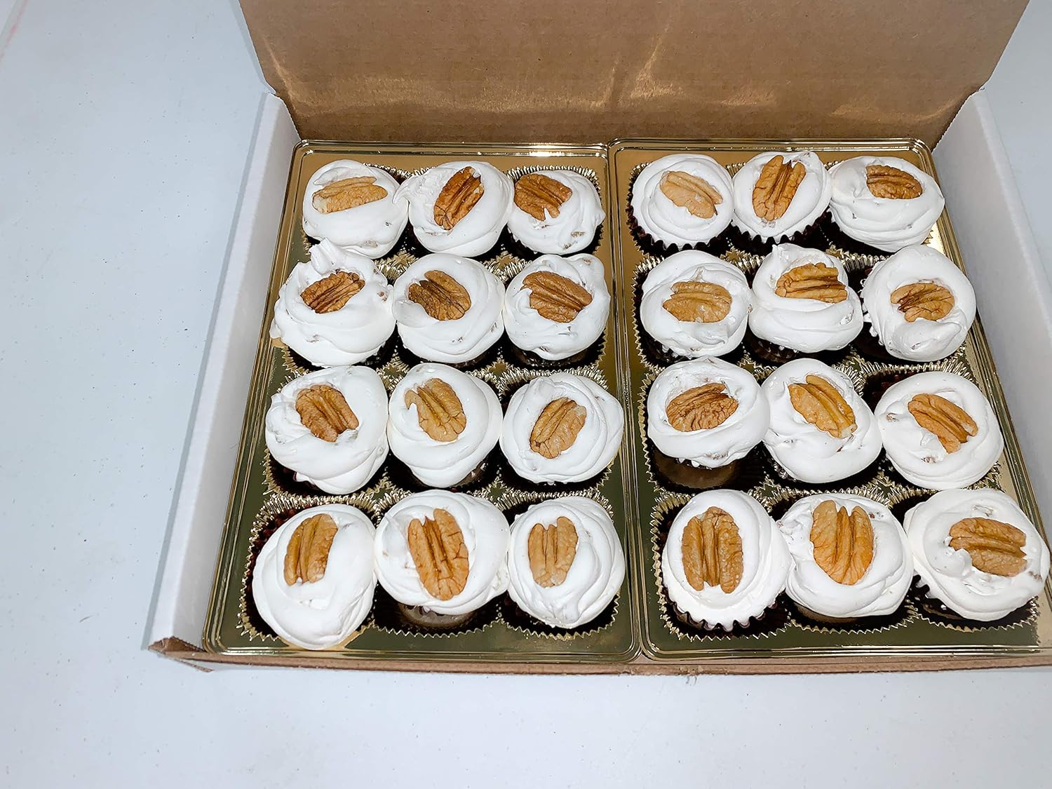 EDUPET – Caja de regalo de 24 piezas (con nueces) Old Fashioned Divinity, Just Like Home Made Divinity.