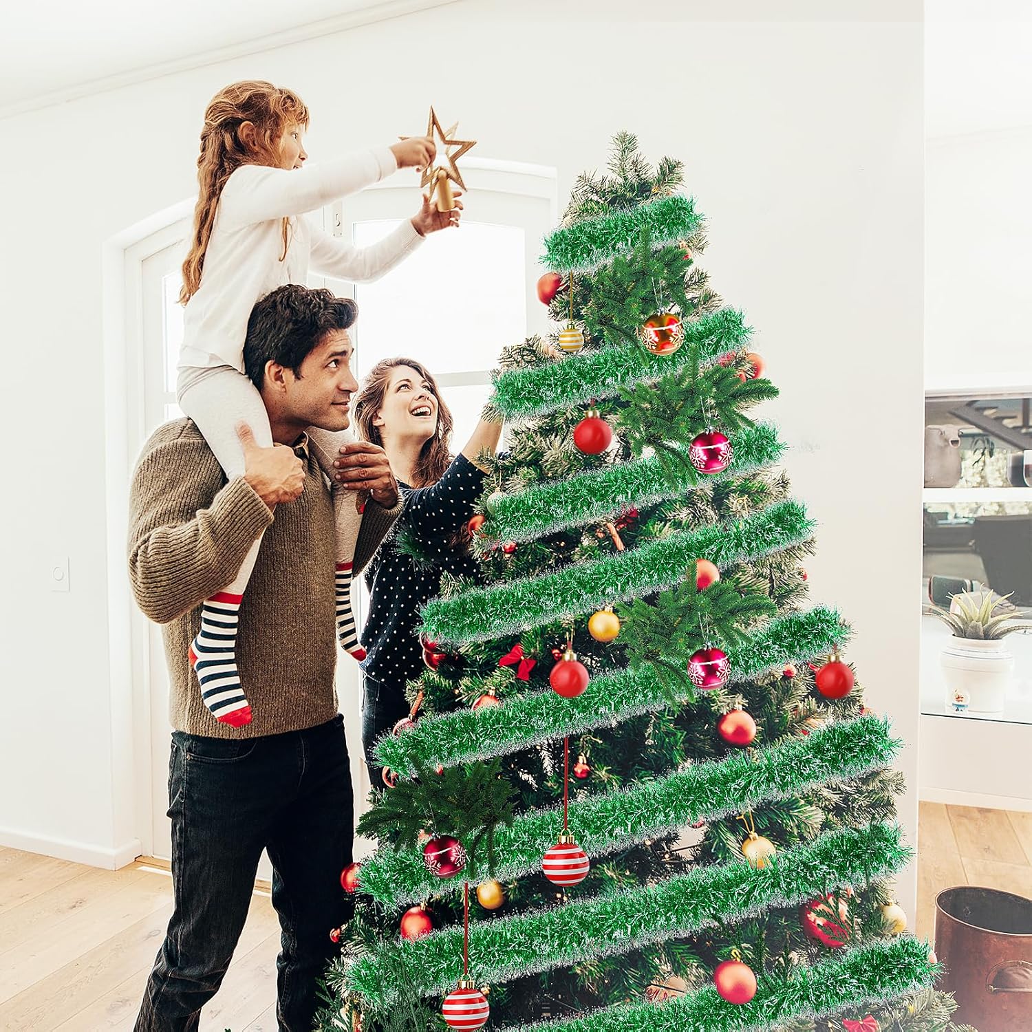 Guirnalda de Navidad de oropel verde nevado de 50 pies, guirnalda de papel de aluminio metálico, decoración de punta de escarcha verde brillante,