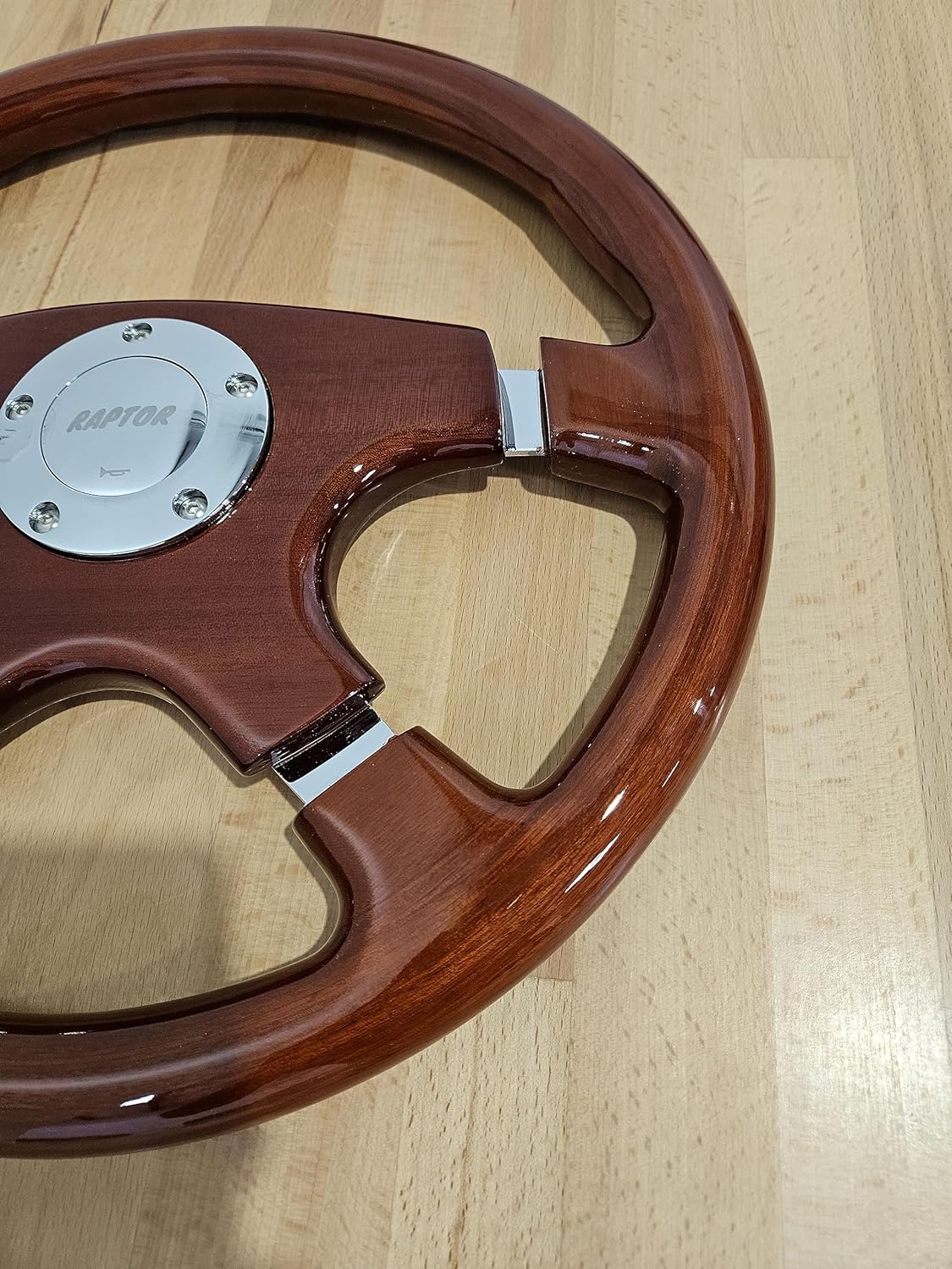 Raptor Volante Designo de madera de caoba de 15″ (plata)