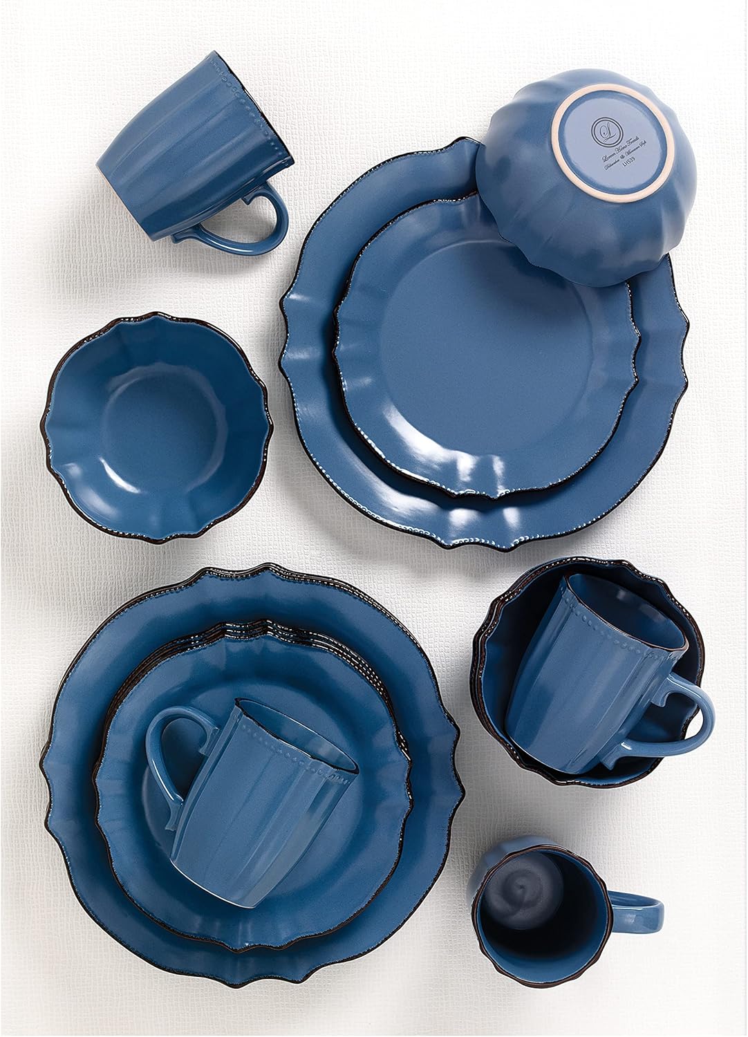 Lorren Home Trends Vajilla azul Yale de 16 piezas con borde festoneado