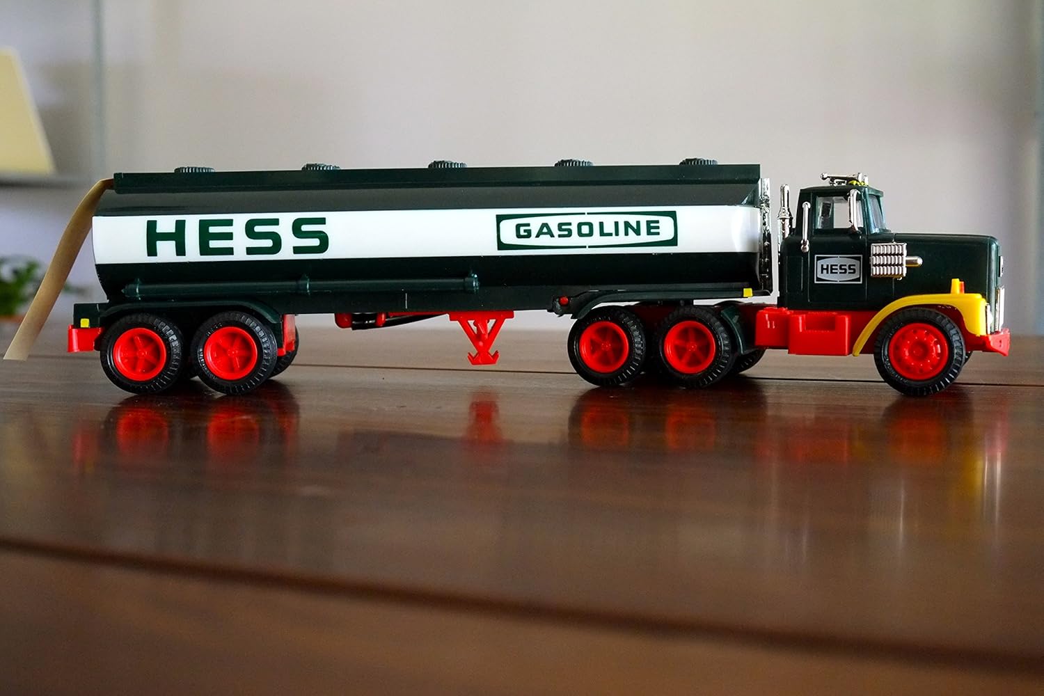 Banco de camiones cisterna de aceite Hess 1984