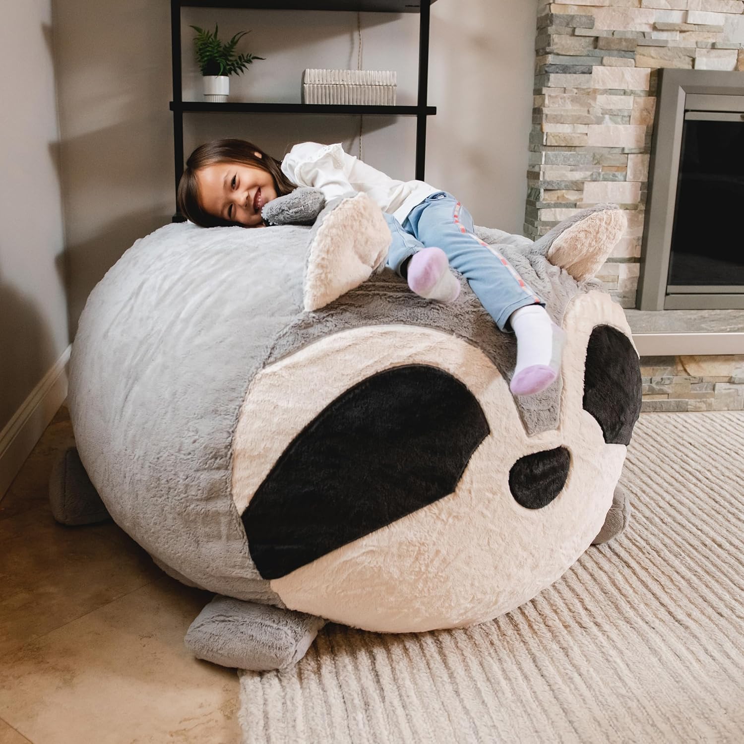 Big Joe Wild Things – Puf de animales relleno de espuma con funda extraíble, Rocky Raccoon Snugglepuff, piel sintética suave, 3 pies de grande