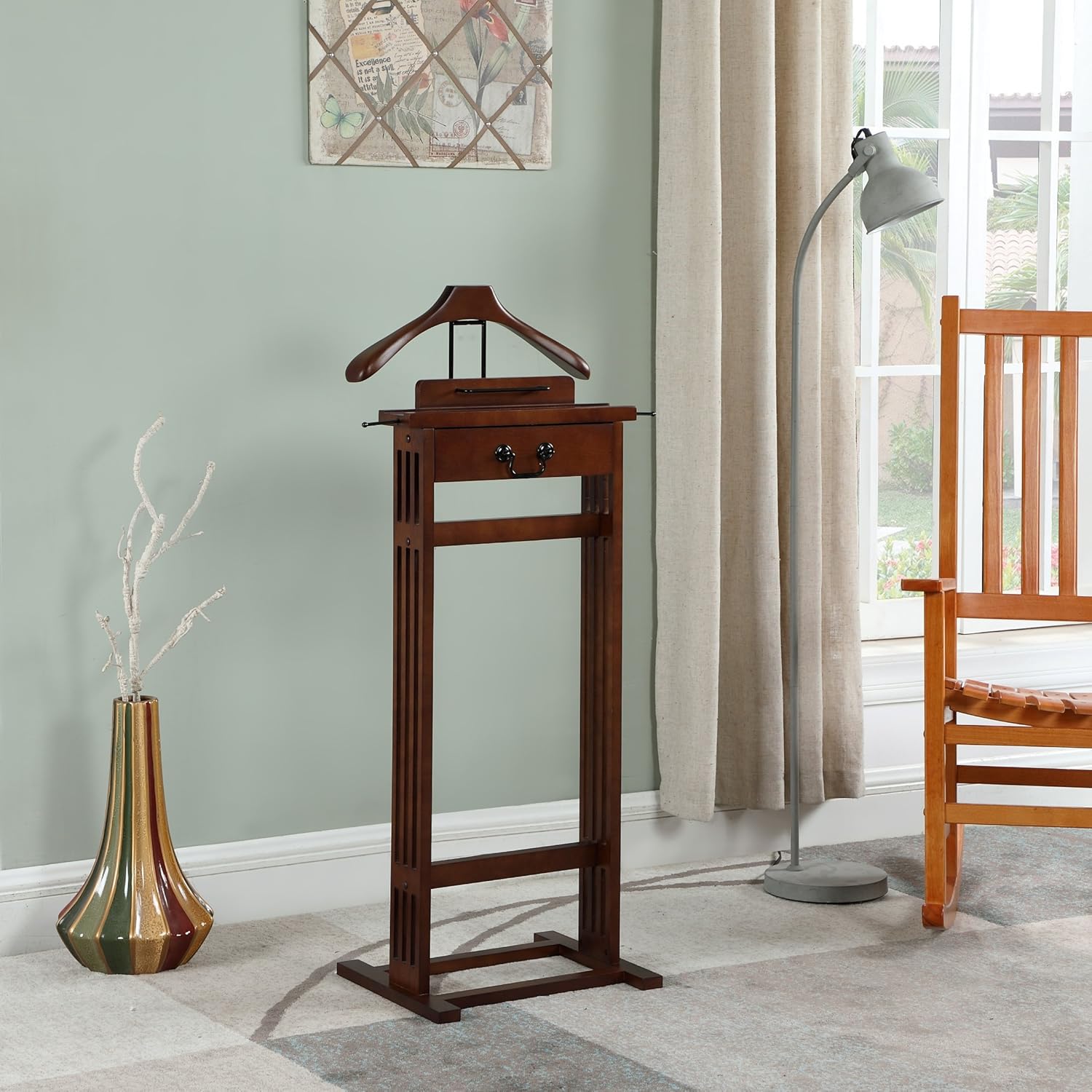 Proman Products Mission Wardrobe VL16188 – Soporte de valet de madera con cajón, colgador de contorno, barra para pantalones, ganchos para corbata y