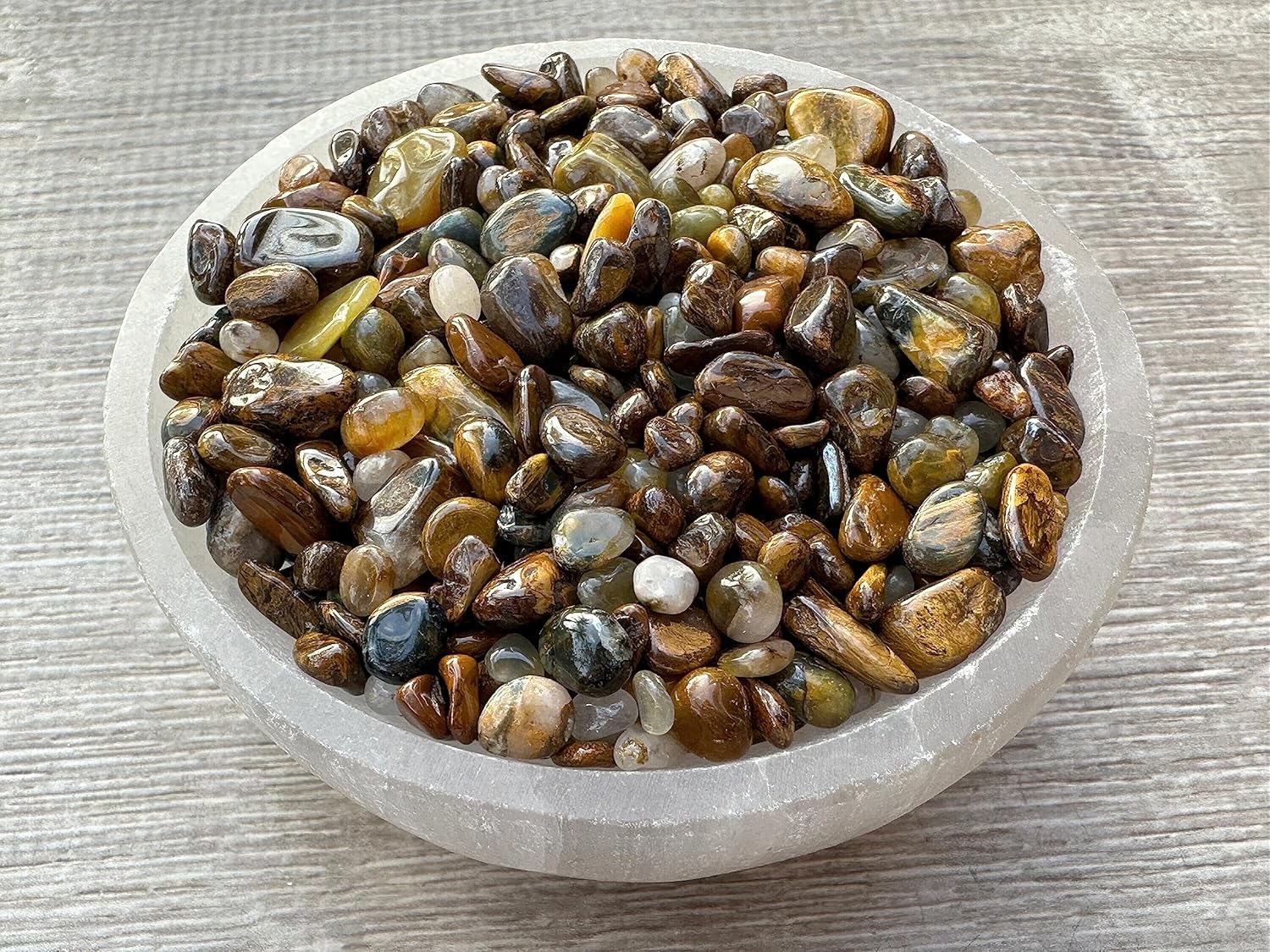 GAF TREASURES Venta al por mayor Natural Semi Tumbled Gemstone Chips, Mini Cristales Triturados, Chips de Cristal Sin Perforar (Pietersita, 1 Libra)