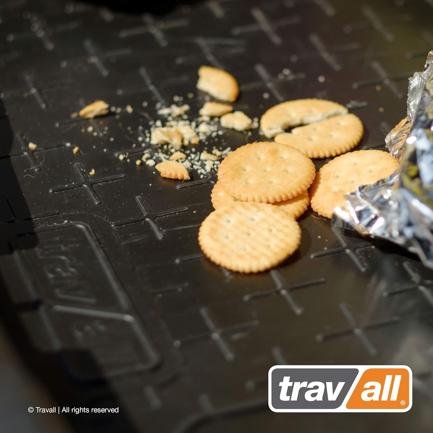 Travall Revestimiento compatible con Land Rover LR3 (2004-2009) y LR4 (2009-2016) TBM1032 – Forro de goma negra para todo tipo de clima para maletero