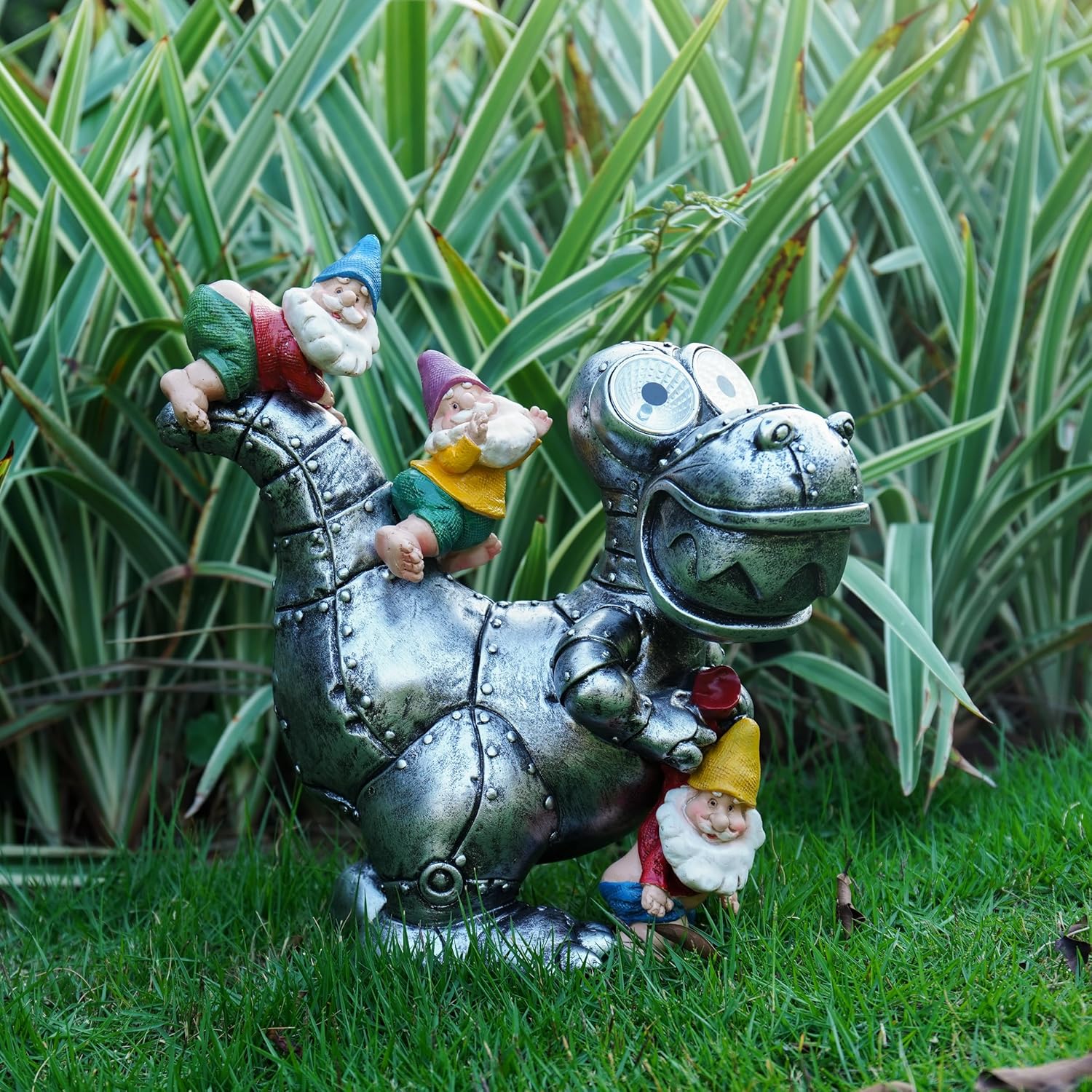 UDDDSR Estatua solar de gnomos de jardín para decoración al aire libre, divertidos gnomos montando dinosaurios, jardín, patio, césped, decoración de
