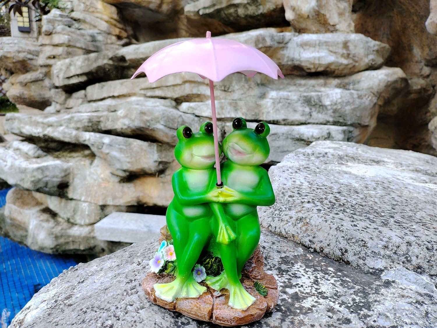 Frog Statue Outdoor Garden Frog Decor Outdoor Statue Garden Resin Couple Frog Statue,Patio Yard Lawn Ornament Decorations Gift,Home Decoration Gifts