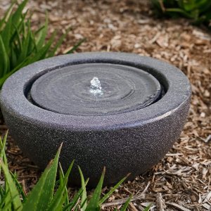 XBrand GE2010FTBK – Fuente de agua redonda con luz LED para interiores y exteriores, 10 pulgadas de alto, color gris XBrand GE2010FTBK – Fuente de agua redonda con luz LED para interiores y exteriores, 10 pulgadas de alto, color gris