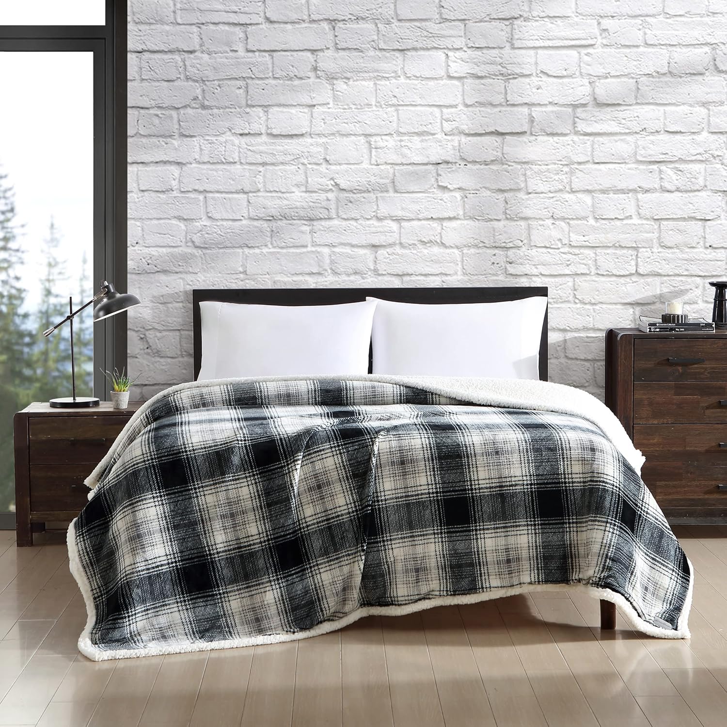 Eddie Bauer – Manta Queen, ultra suave y acogedora decoración del hogar, ropa de cama para todas las estaciones (Vail Plaid Grey, Queen)