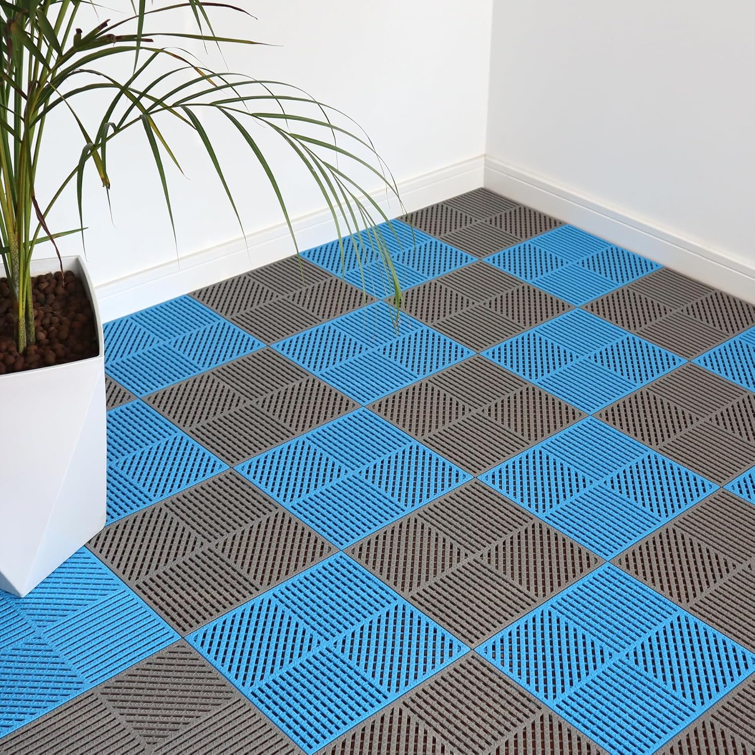 Paquete de 18 baldosas modulares entrelazadas antideslizantes de drenaje para áreas resbaladizas como ducha, piscina, sauna, patio, barco, 12 x 12