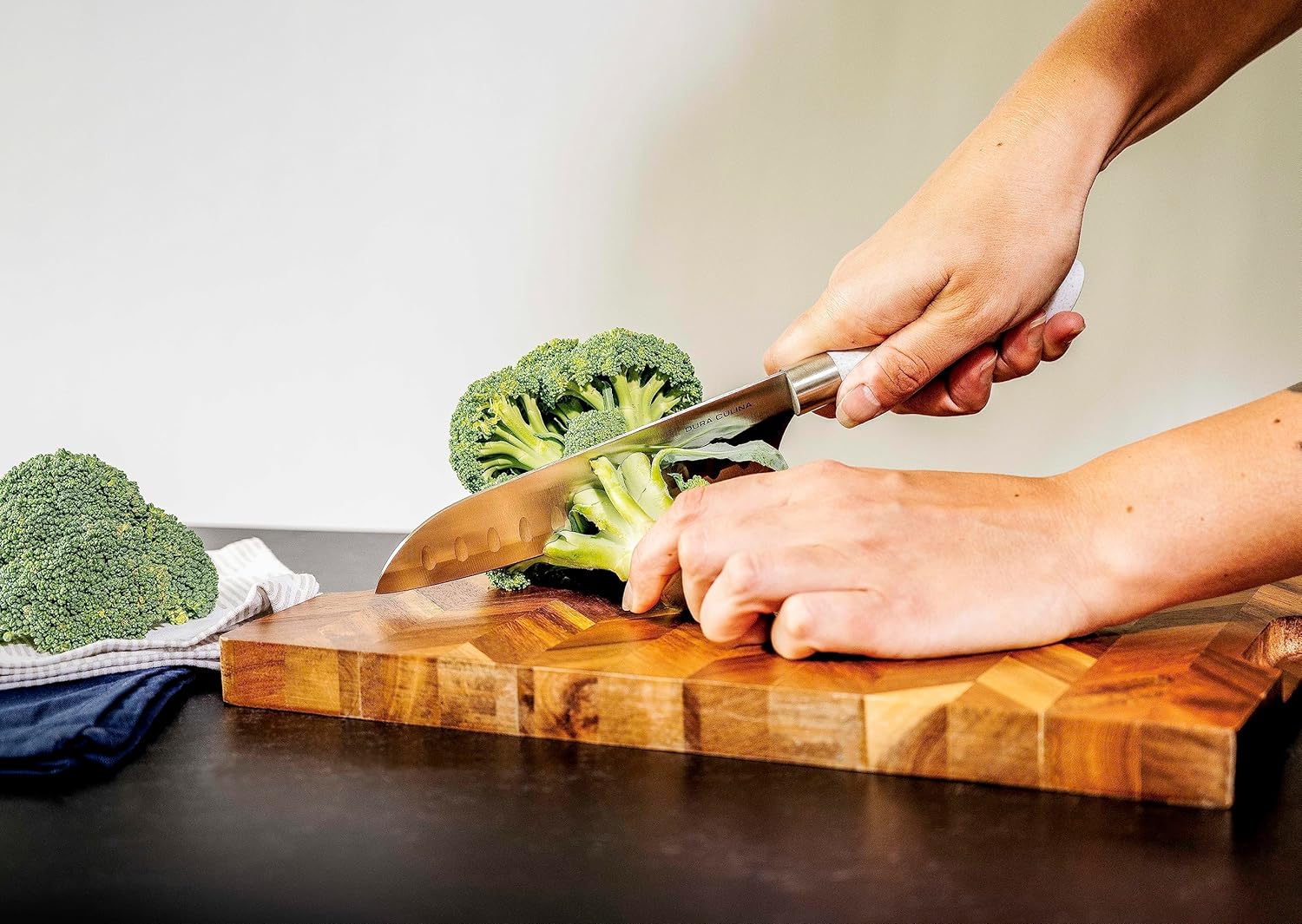 DURA LIVING EcoCut – Juego de cuchillos de cocina de 5 piezas, cuchillas de acero inoxidable de alto carbono, asas ergonómicas sostenibles,