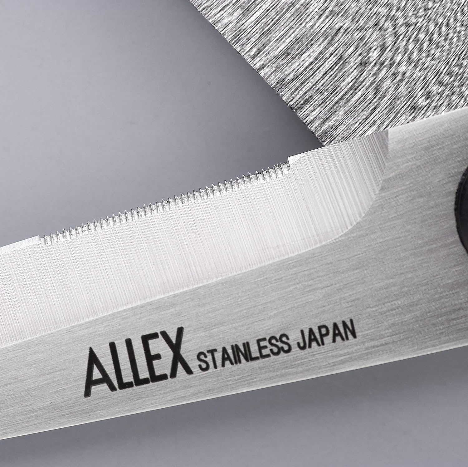 Allex Tijeras de tela japonesa con tapa, tijeras de coser a medida de 8.25 pulgadas, hechas en Japón, tijeras de modista profesional medianas