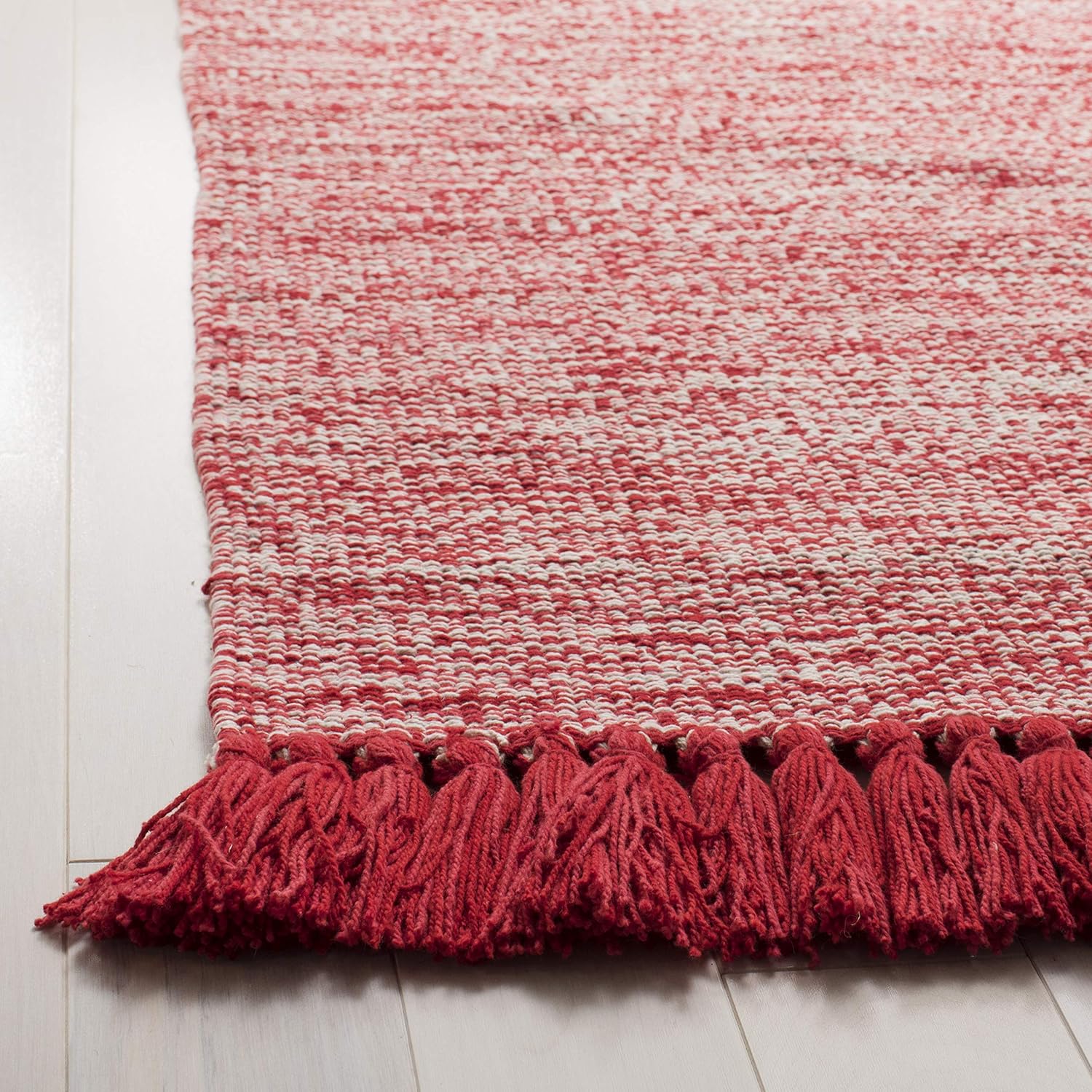 SAFAVIEH Colección Montauk – Alfombra de área de 5 x 8 pies, color rojo con borlas de algodón hecho a mano, ideal para zonas de alto tráfico en sala