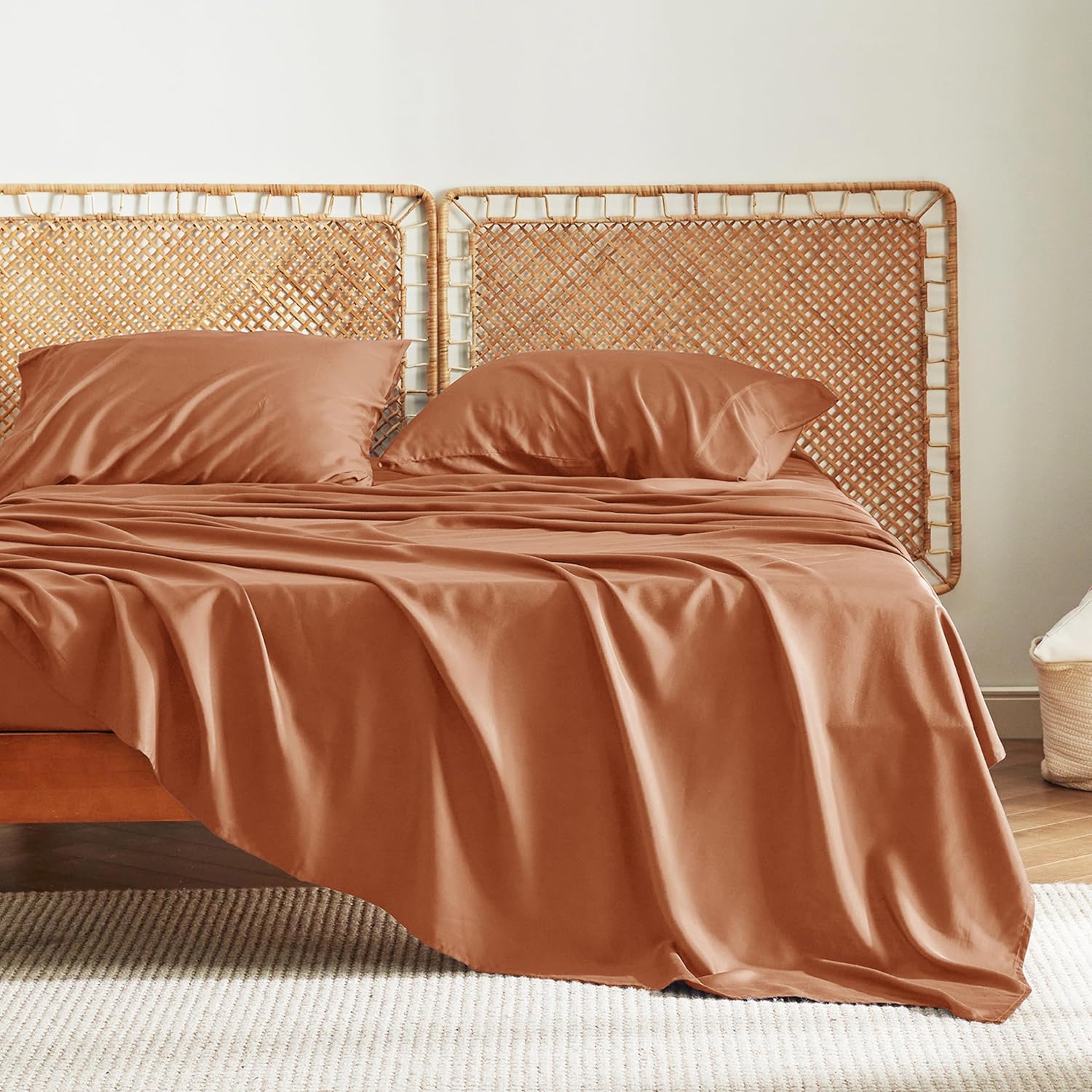 Bedsure Juego de sábanas de tamaño King, sábanas refrescantes King, rayón derivado de bambú, bolsillo profundo de hasta 16 pulgadas, sábanas