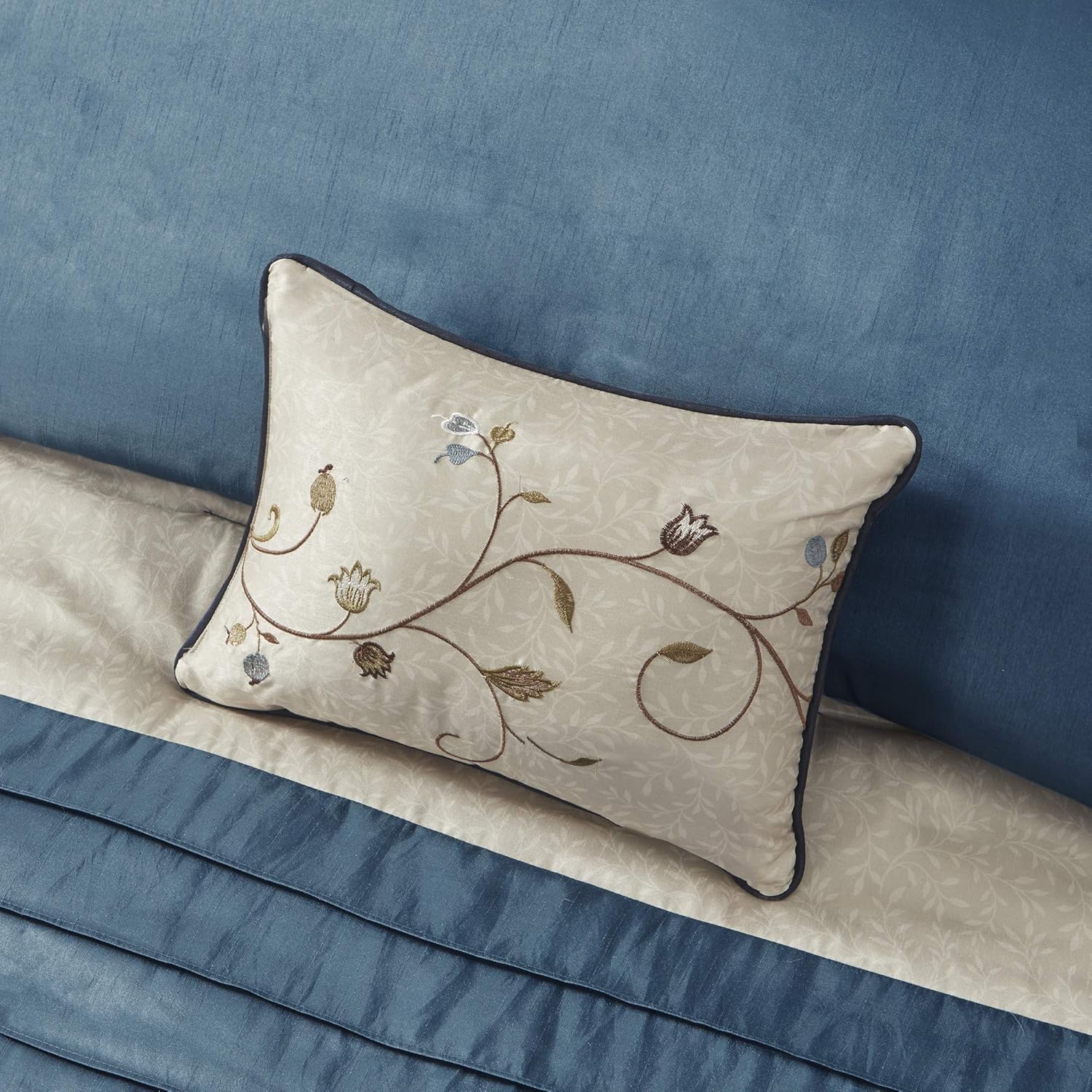 Juego Madison Park All Season, falda de cama a juego, almohadas decorativas