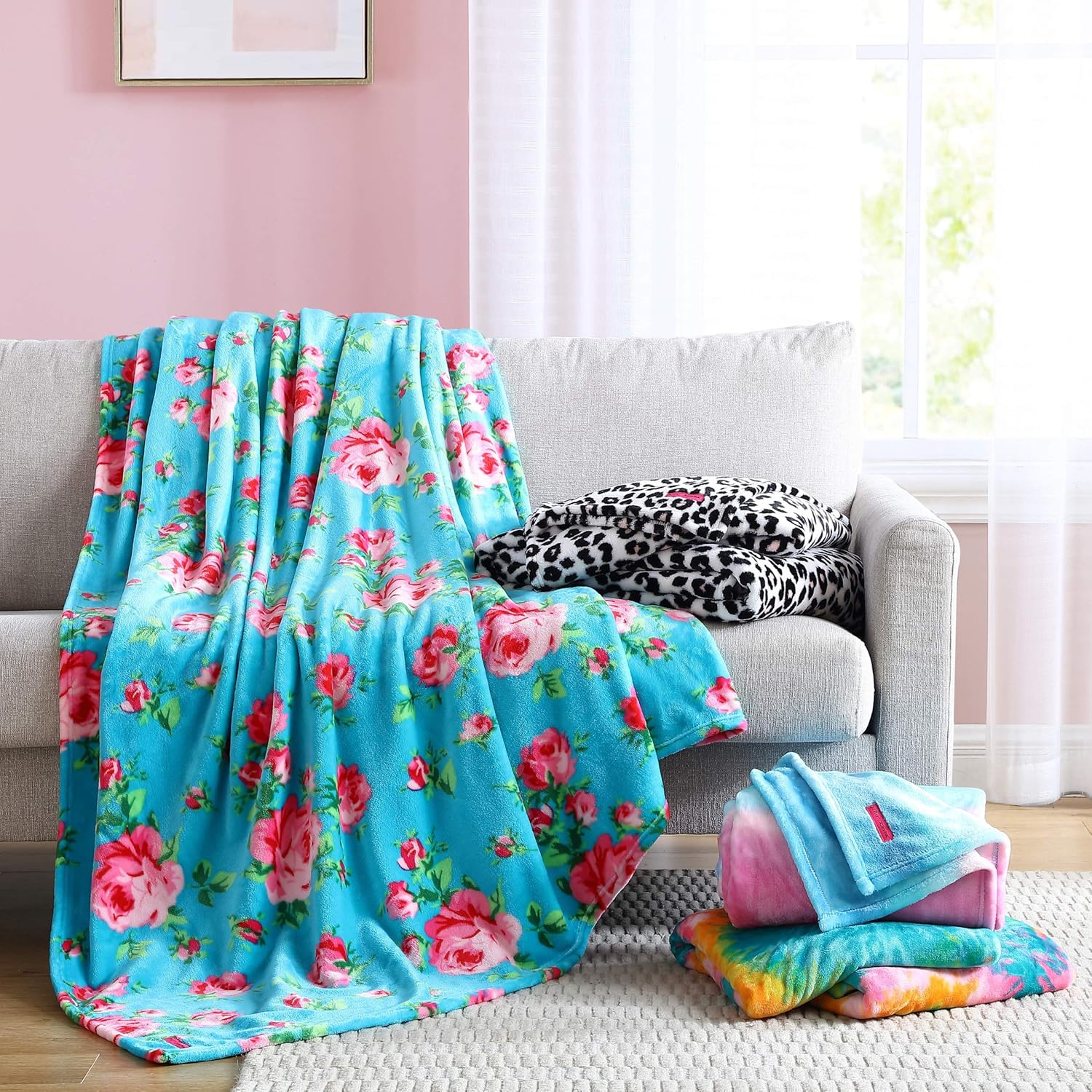 Betsey Johnson  Colección Fleece  Manta – Forro polar de felpa ultrasuave y acogedor, ligera y cálida, perfecta para cama o sofá, individual, día de