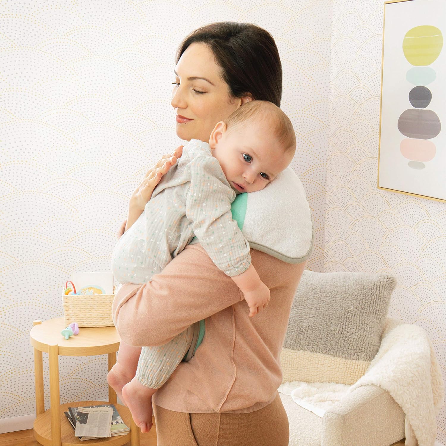 Munchkin Shhh Máquina de chupete portátil para dormir y kit de rescate de cólicos y fiebre TheraBurpee