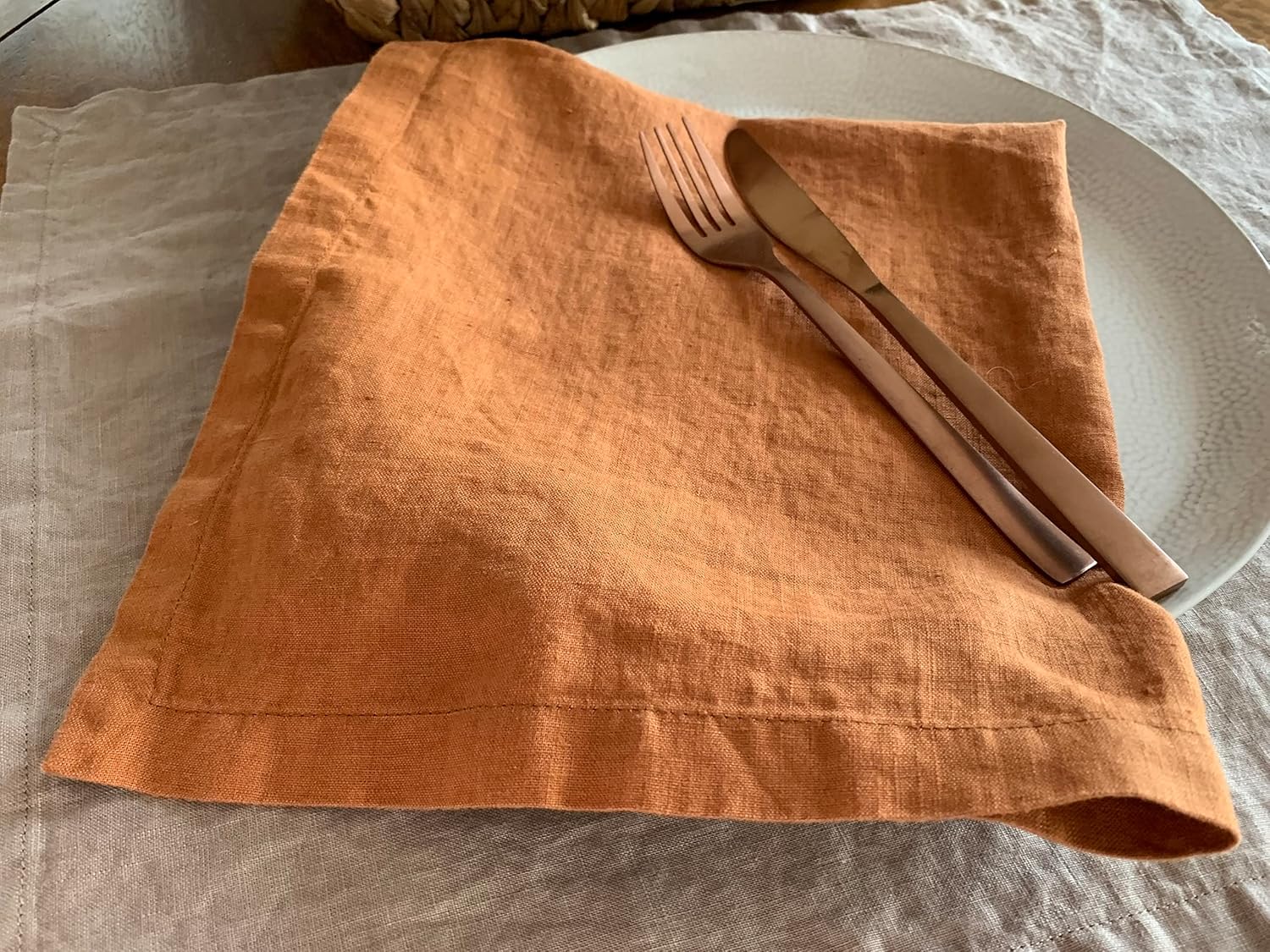 Servilletas de lino  100% lino francés  Servilletas de tela de lino puro lavado a la piedra  Esquinas en inglete  Juego de 4 (naranja tostado)