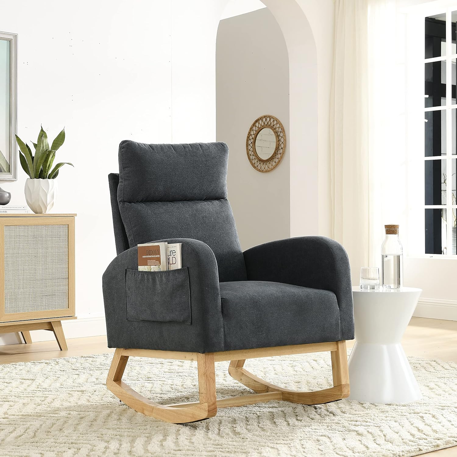 27.6 pulgadas de ancho, moderno acento mecedor, tapizado para habitación del bebé con respaldo alto y reposabrazos, cómodo sillón con dos bolsillos