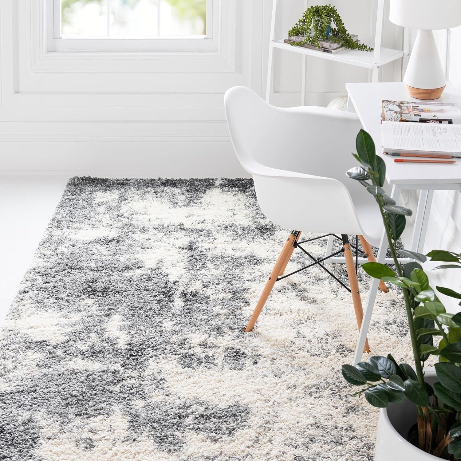 Rugs.com Soft Touch Shag Collection – Alfombra de pelo largo gris ahumado de 3 x 5 pulgadas, perfecta para entradas, cocinas, rincones de desayuno,