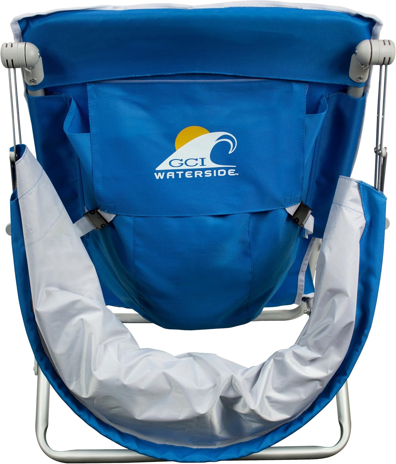 GCI Outdoor Waterside – Silla de playa tipo mochila azul real y sombrilla junto al agua