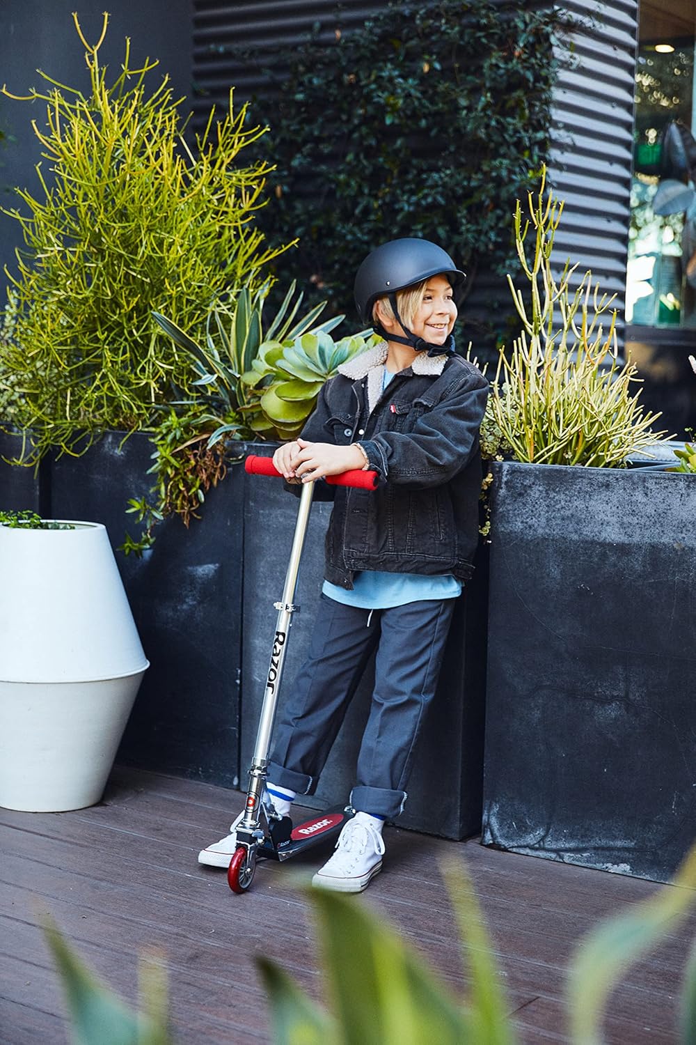 Razor – Patinete A2 para niños, barra de ruedas, plegable, ligero, sistema de reducción de vibración frontal, manubrio de altura ajustable
