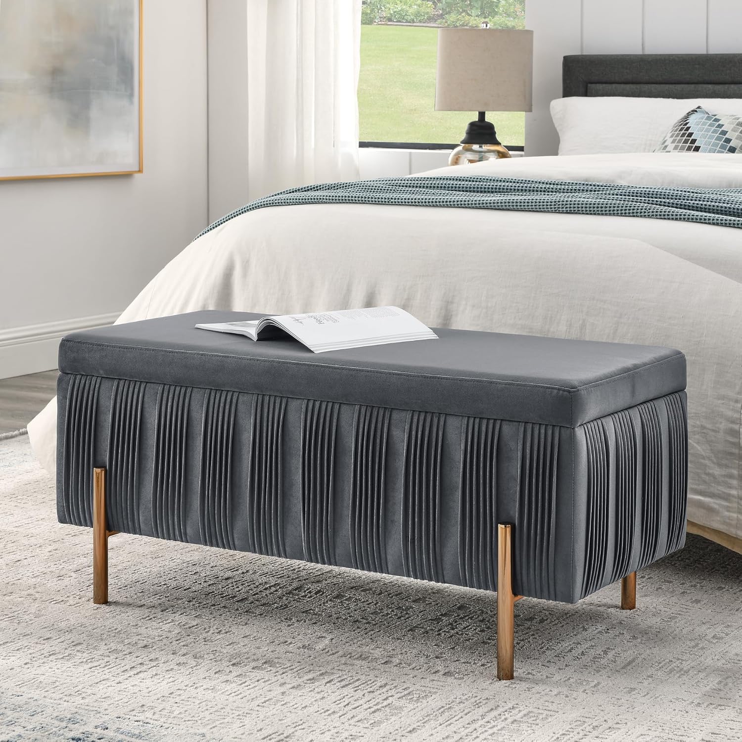Banco de almacenamiento moderno de 40.5 pulgadas con chapa de madera de cedro, asiento tapizado de terciopelo con patas de metal dorado para