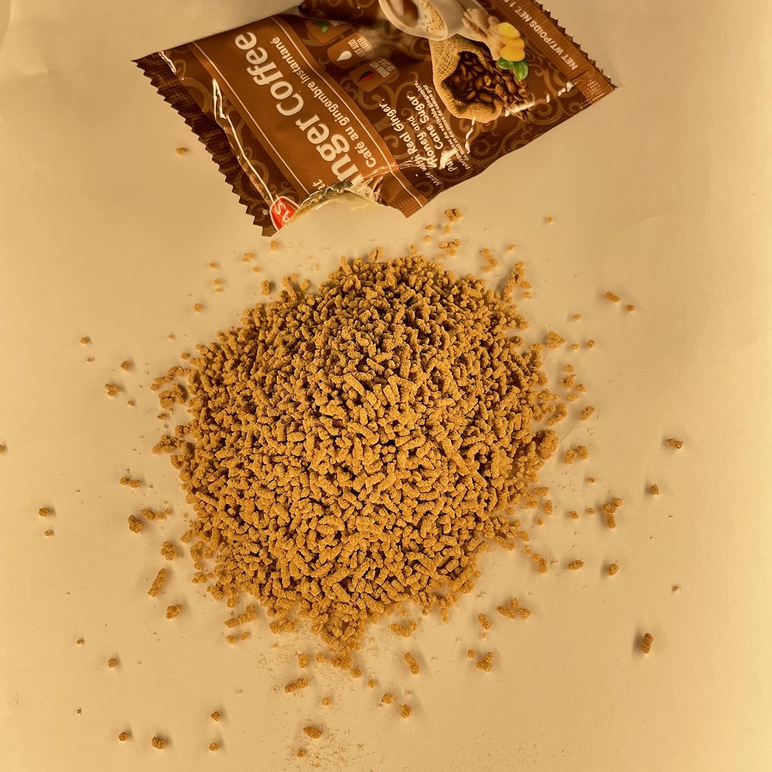Café instantáneo de jengibre hecho con jengibre real, miel y azúcar de caña pura