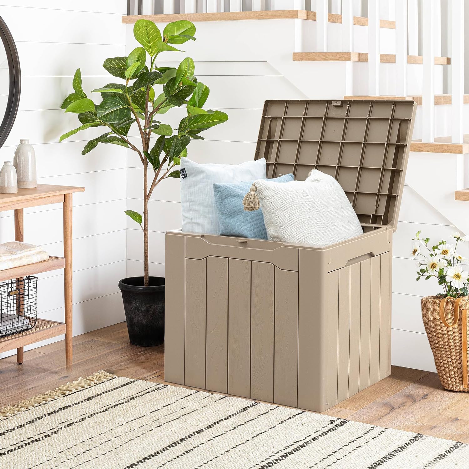 Caja de resina de 31 galones con cerradura, impermeable, para equipos deportivos, juguetes de piscina y cojines de patio, contenedor multifuncional