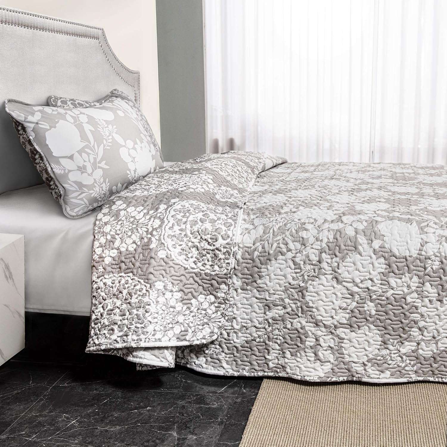 DriftAway Samantha – Juego de edredón reversible de 3 piezas, cubrecama con patrón de medallón floral, prelavado, Greige Queen