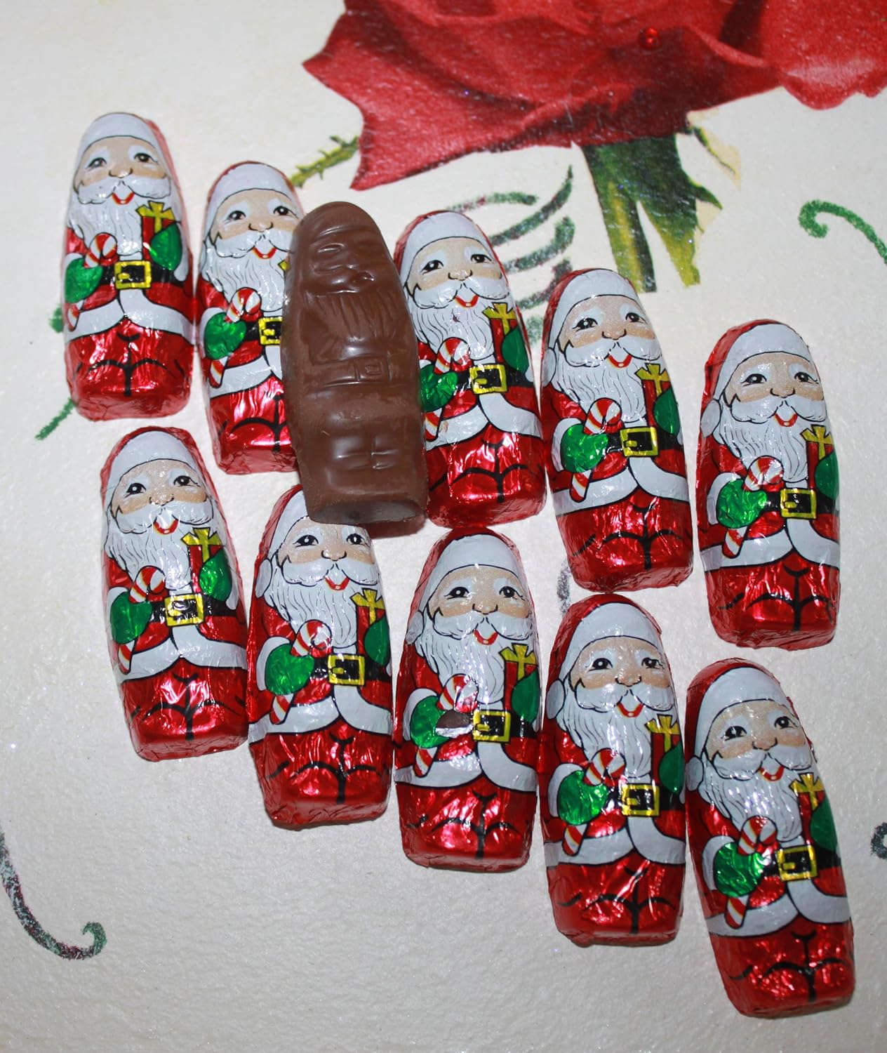 8 oz de chocolate navideño de Papá Noel envuelto en coloridos diseños italianos de papel de aluminio, 25 piezas Thompson Premium Chocolate con leche