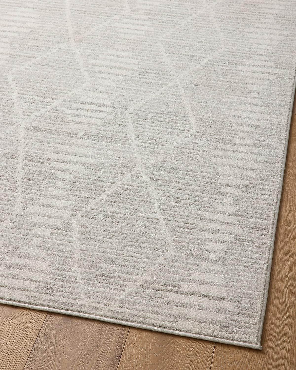 Loloi II Kamala Collection KAM-02 – Alfombra de pasillo de 2 pies y 7 pulgadas x 8 pies, color marfil y plateado