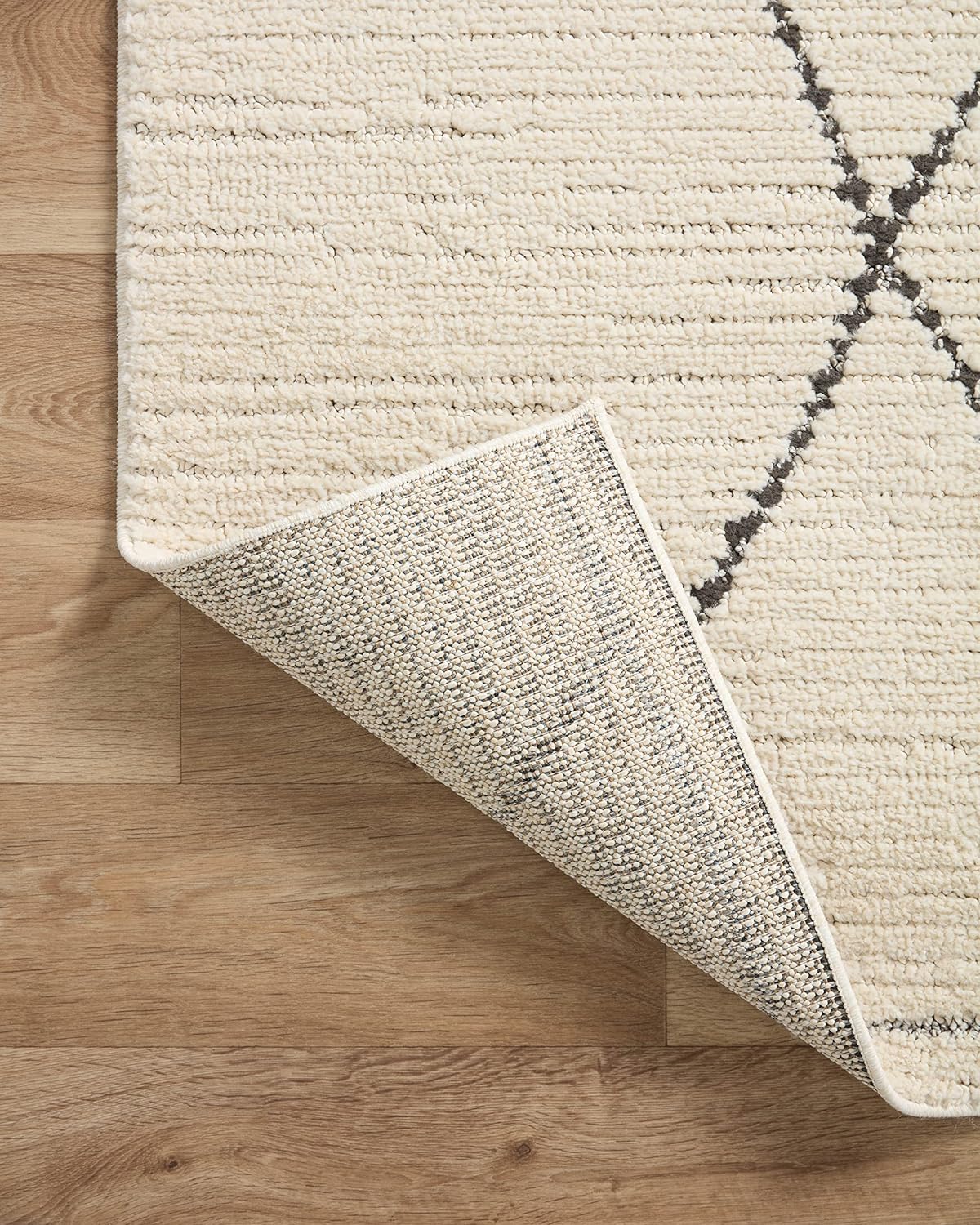 Loloi II Fabian Collection FAB-02 IvoryCharcoal 2′-7″ x 7′-6″ Runner Rug