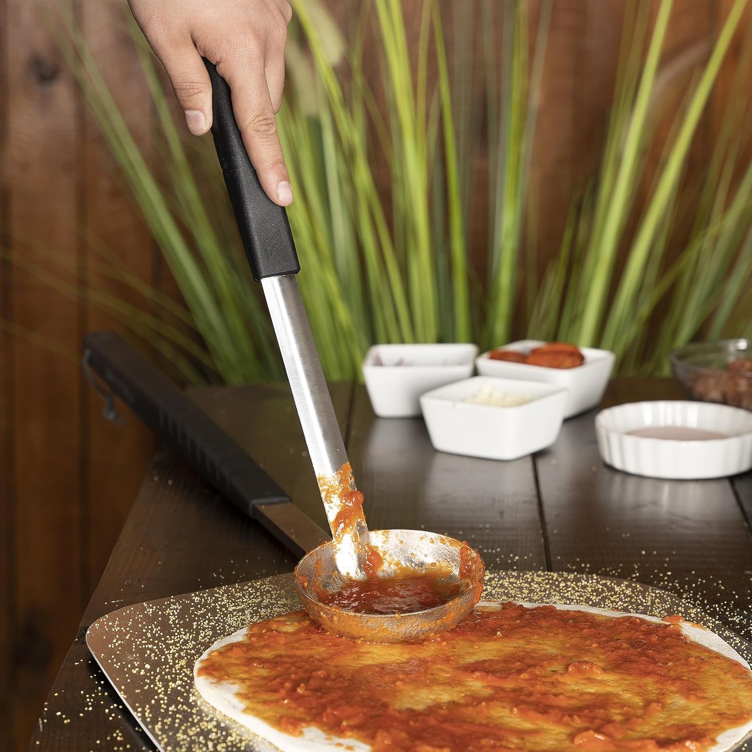 Blackstone 5308 Cucharón para pizza, plateado y negro