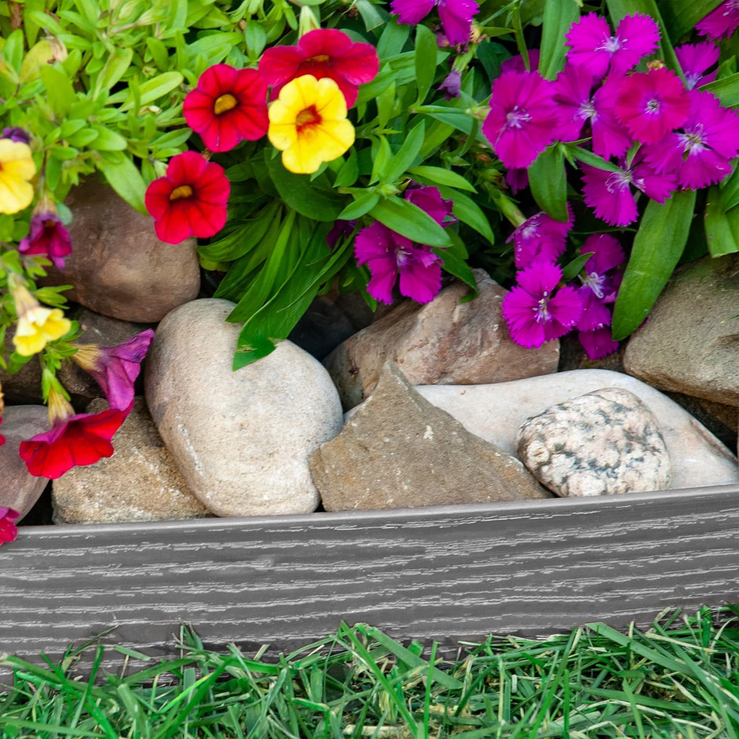 EasyFlex Borde de paisaje de pared alta sin excavación con picos de anclaje, 2.5 pulgadas. Brder de jardín de plástico recto alto con textura de