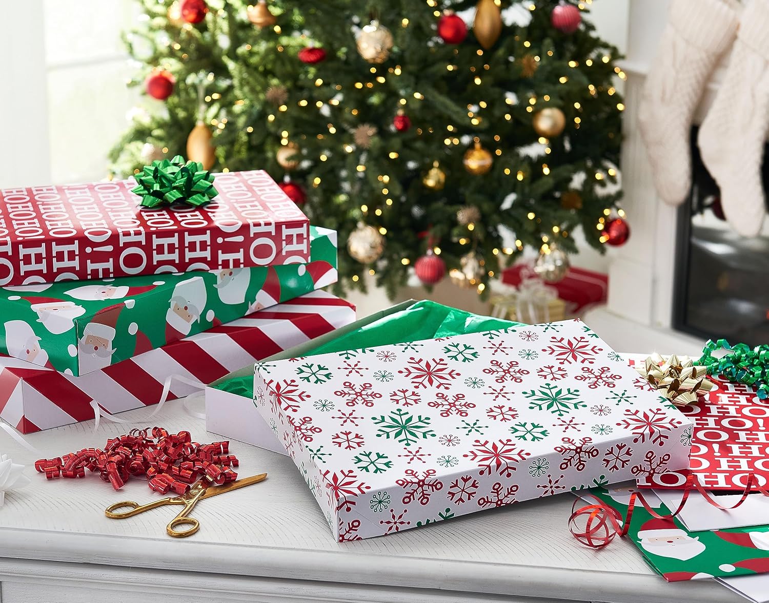American Greetings Cajas de regalo a rayas rojas y blancas para Navidad y todos los días festivos (10 cajas, 6 cajas de camisa, 4 cajas de bata)