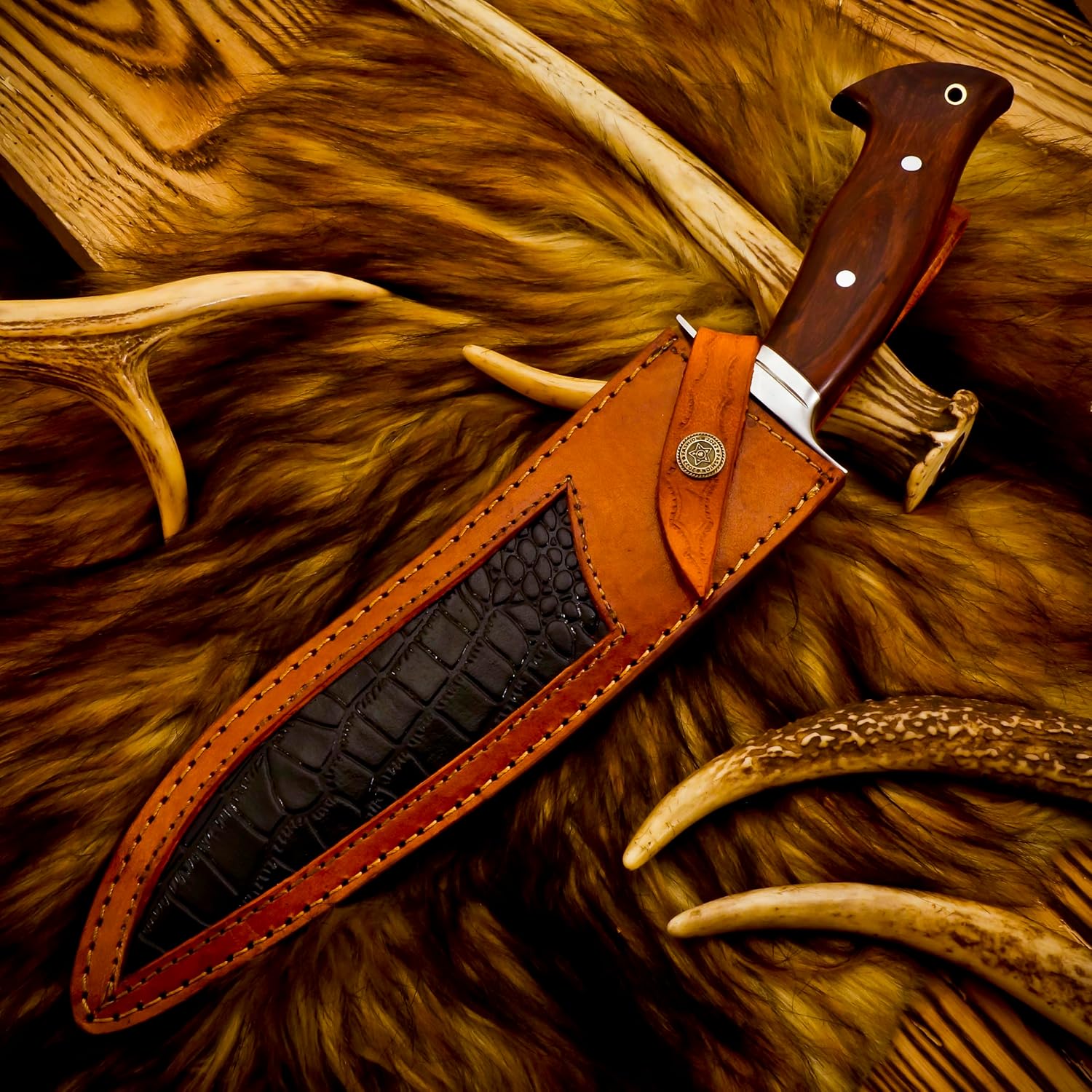 REG-234 Cuchillo Kukri hecho a mano de acero D2 personalizado – Mango de madera exótica