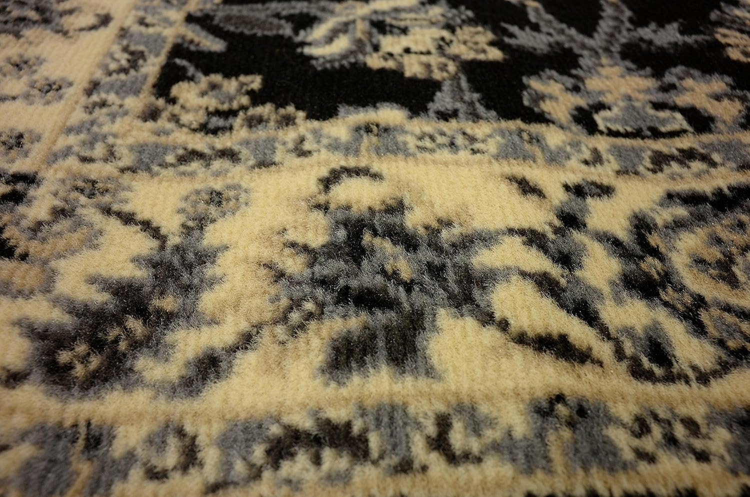 Unique Loom Kashan Collection – Alfombra tradicional con diseño floral, color negro