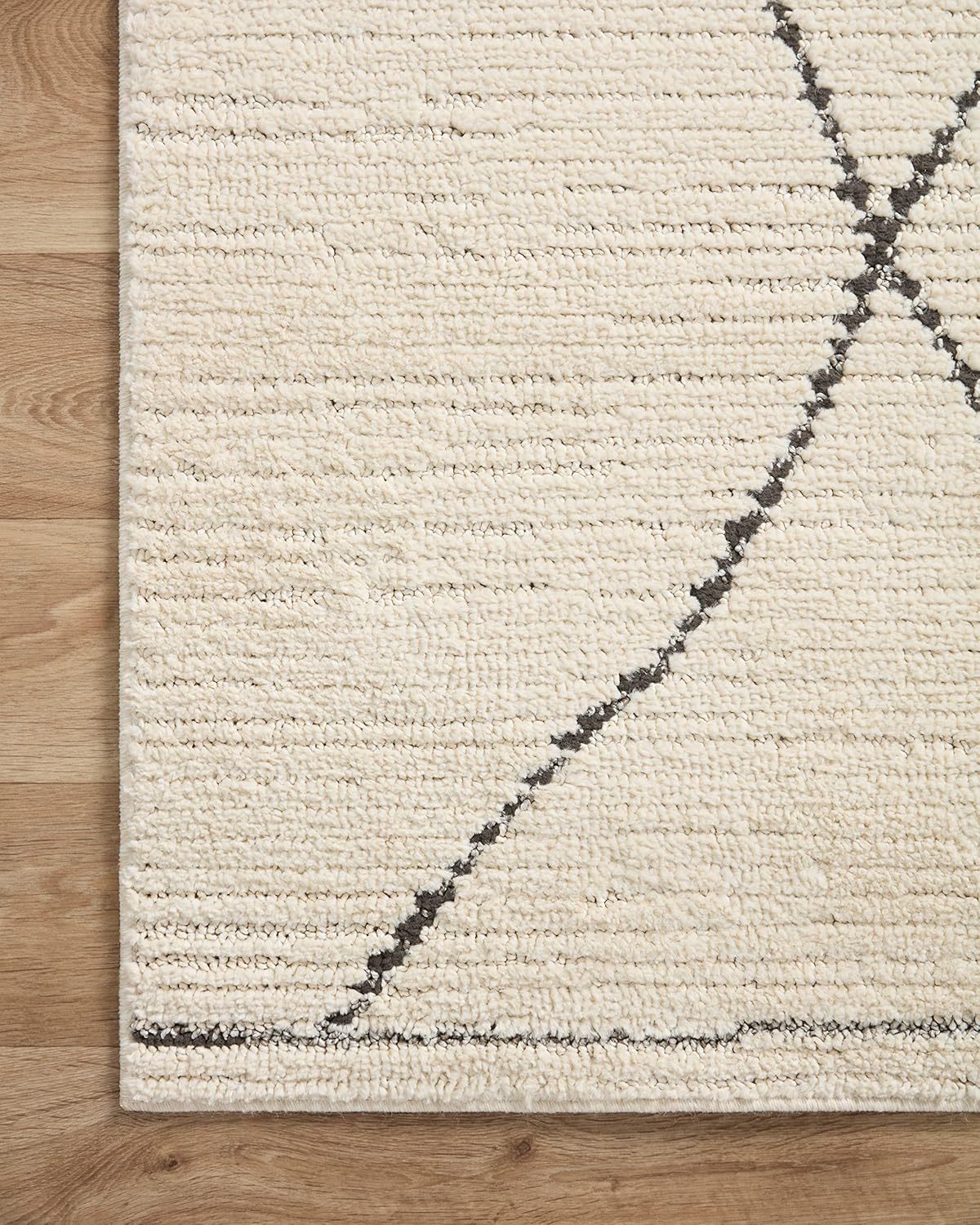Loloi II Fabian Collection FAB-02 IvoryCharcoal 2′-7″ x 7′-6″ Runner Rug