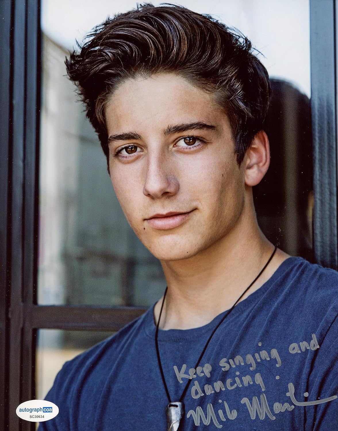 Milo Manheim “Z-O-M-B-I-E-S” AUTOGRAPH Signed ‘Zombies’ 8×10 Photo ACOA