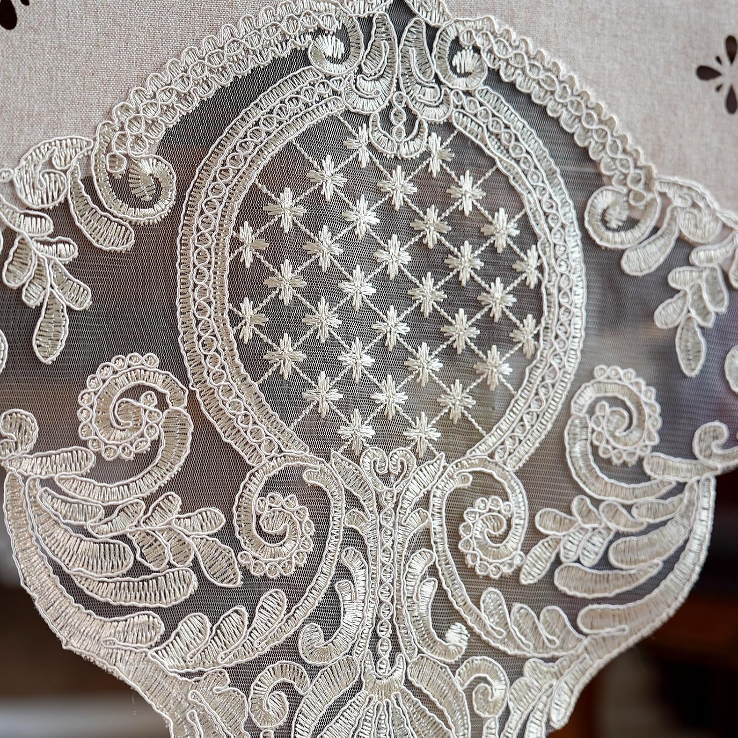 ARTABLE Camino de mesa de encaje con bordado de cuerda, bufanda de tocador retro con patrón clásico, flores, tela natural, mesa de café, vintage,