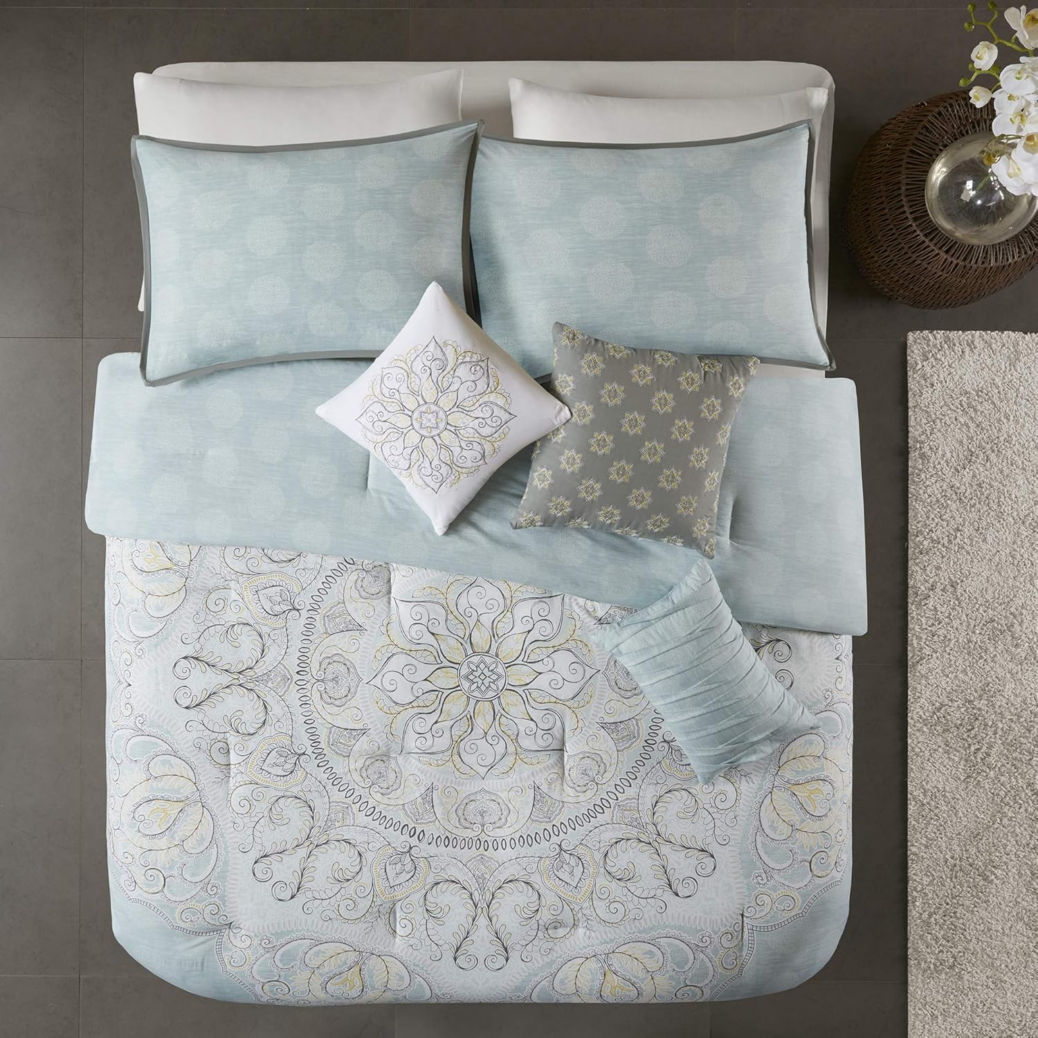 Madison Park – Juego de edredón reversible de 100% algodón con falda de cama a juego y almohadas decorativas