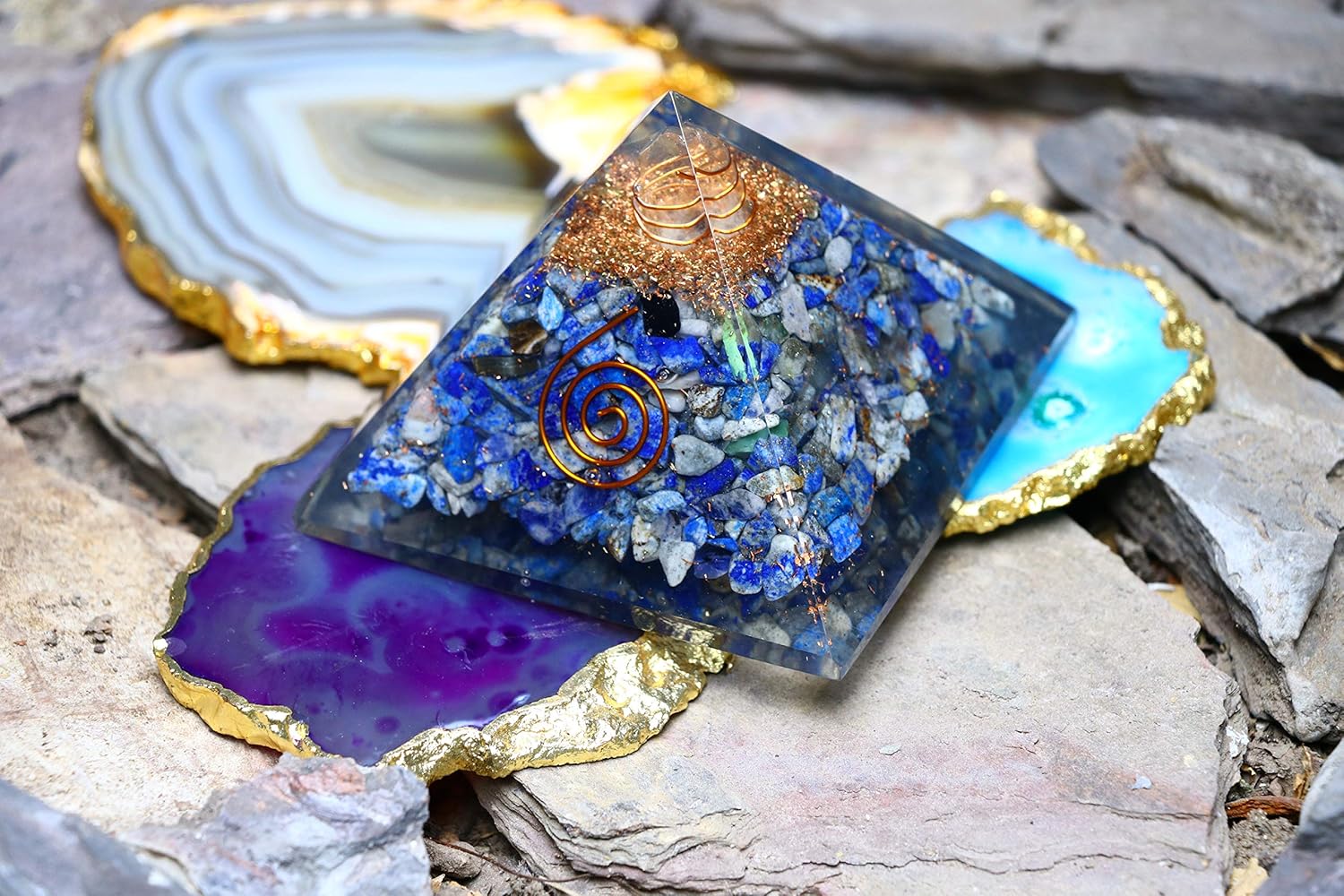 Crocon Pirámide de energía de cristal orgánico de piedras preciosas Feng Shui para atraer energías positivas, regalo espiritual y decoración del