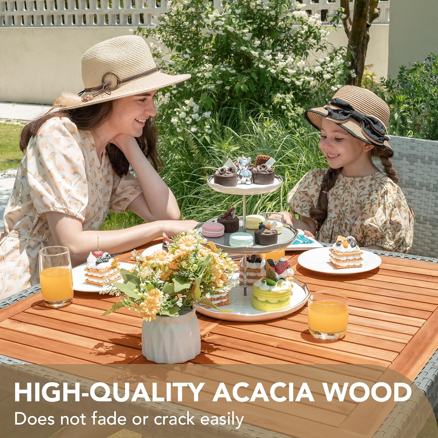 Devoko Juego de 5 muebles, conversación de patio con parte superior de madera de acacia, mesa de comedor al aire libre de ratán y sillas para patio