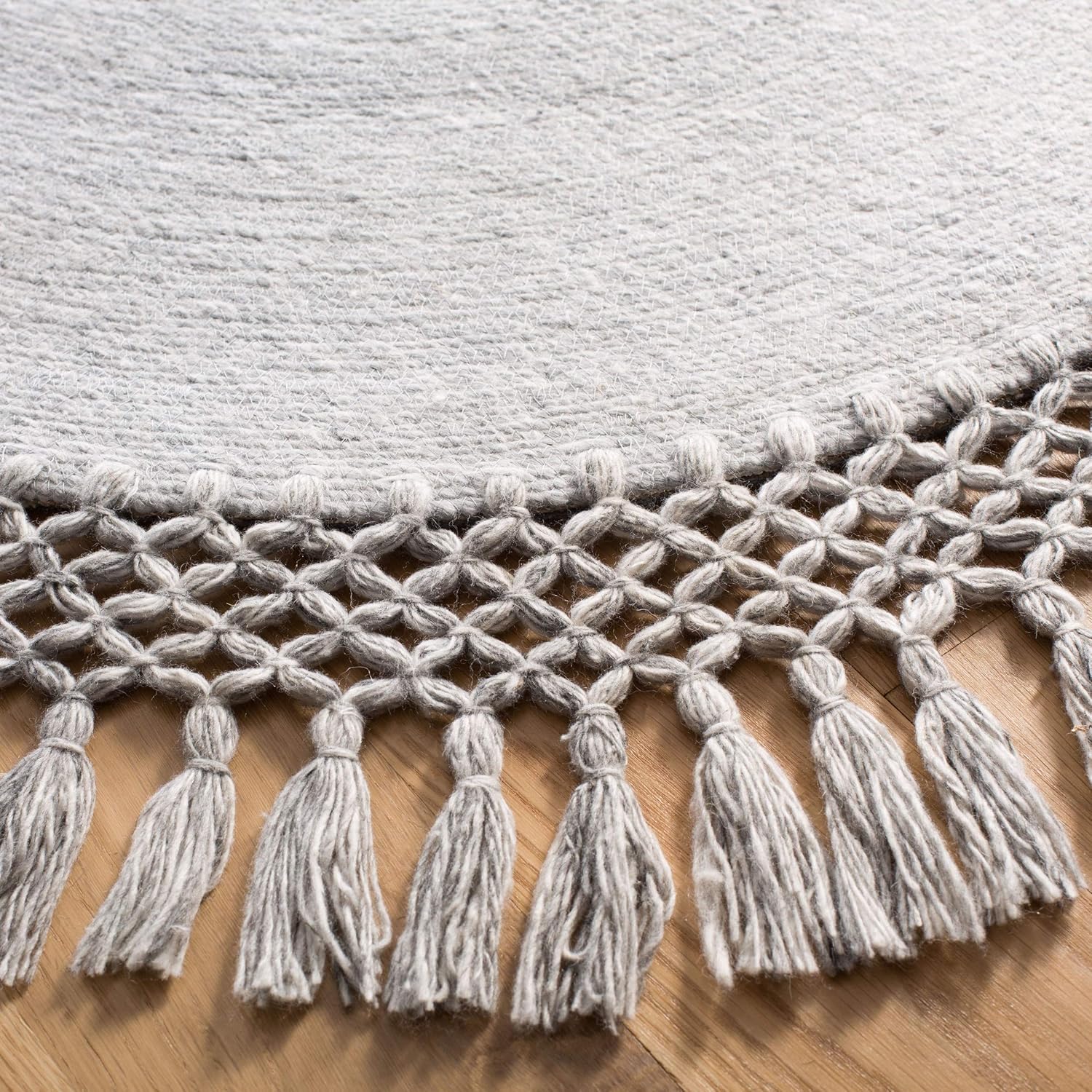 SAFAVIEH Sahara Collection SAH490F – Alfombra redonda de 3 pies, hecha a mano, con borlas, color gris