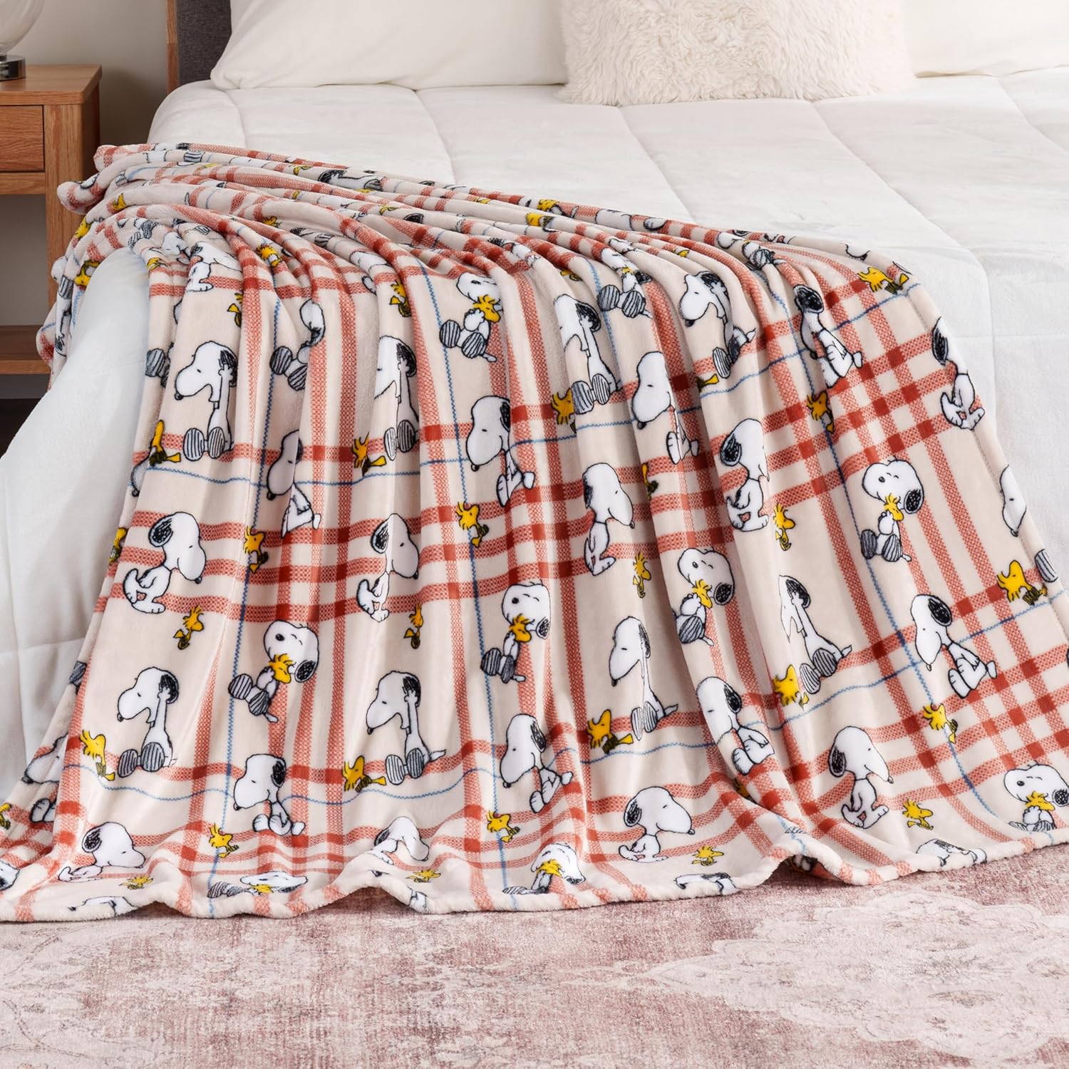 Berkshire Blanket Peanuts VelvetLoft – Manta de felpa de Snoopy con bonito personaje, diseño de Snoopy de cacahuetes y Woodstock a cuadros de