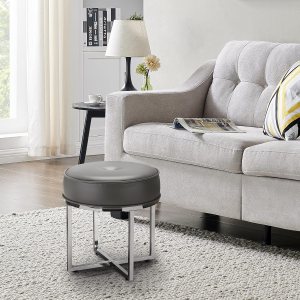 FirsTime & Co. Otomana Anita cromada y gris oscuro, taburete para dormitorio, sala de estar, piel sintética y metal, 18 x 18 x 19.25 pulgadas, 70533 FirsTime & Co. Otomana Anita cromada y gris oscuro, taburete para dormitorio, sala de estar, piel sintética y metal, 18 x 18 x 19.25 pulgadas, 70533