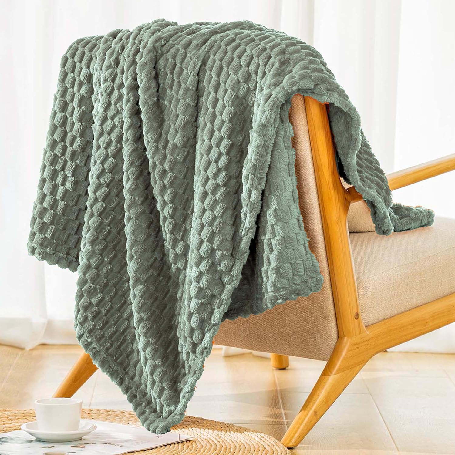 BNuitland Manta de franela verde salvia (50 x 70 pulgadas), forro polar de 300 GSM, acogedora, cálida, suave, decoración del hogar, manta ligera