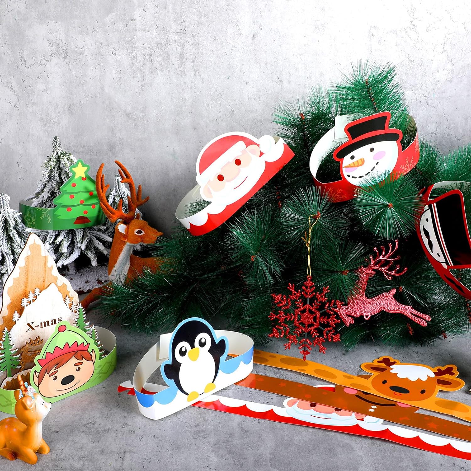Skylety 40 sombreros de fiesta de papel de Navidad para niños, ajustable, corona de papel, diadema, Papá Noel, elfo, reno, muñecos de nieve, hombre